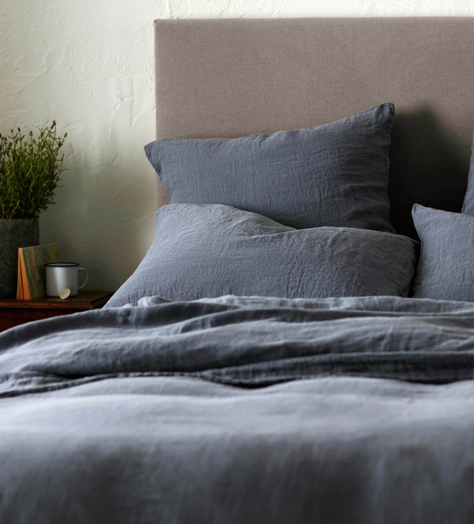 French Blue 100% Linen Bed Set - Image 3