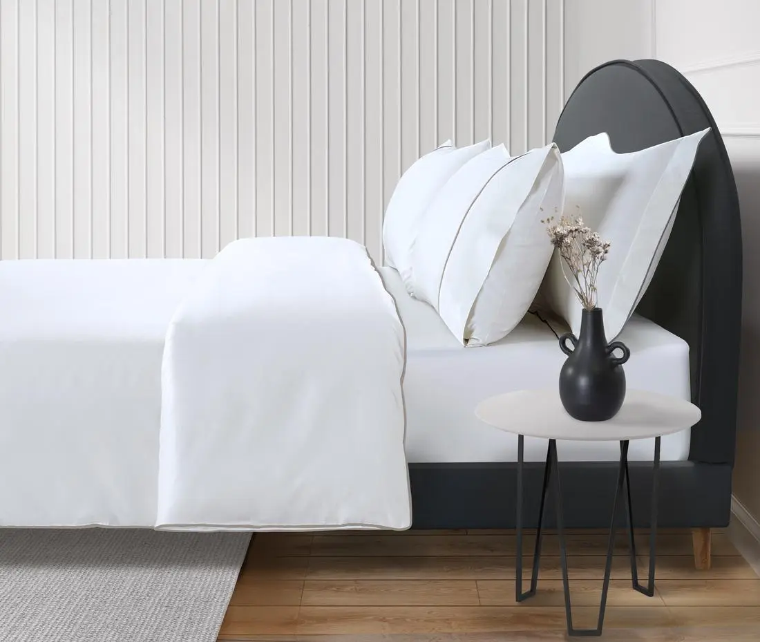 Brilliant White with Simply Taupe Accent 800 Thread Count Egyptian Cotton Duvet Cover - Image 2