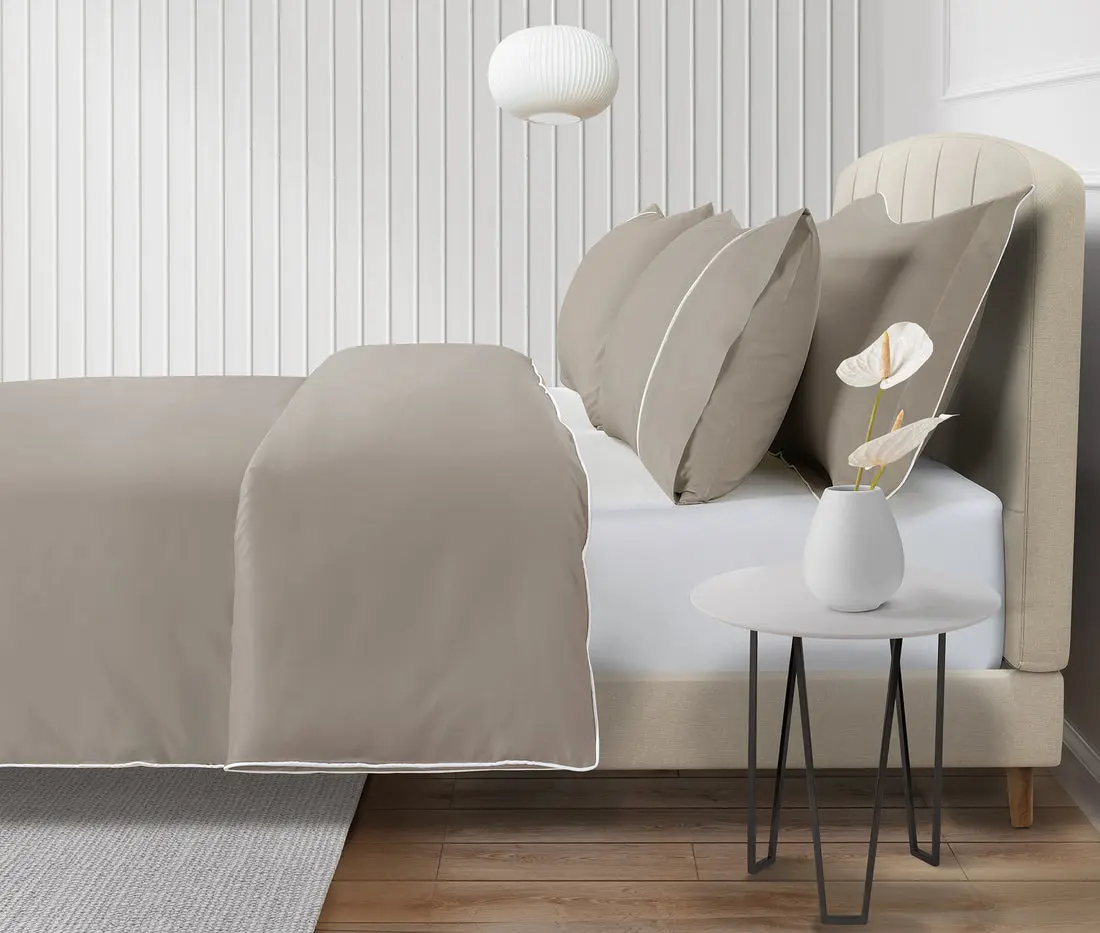 Simply Taupe with White 800 Thread Count Egyptian Cotton Duvet Cover - Image 2