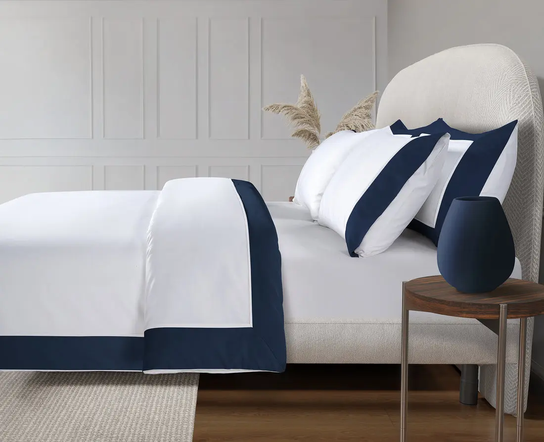 800 Thread Count Egyptian Cotton Windsor LUXE Bedding Set - Navy - Image 3