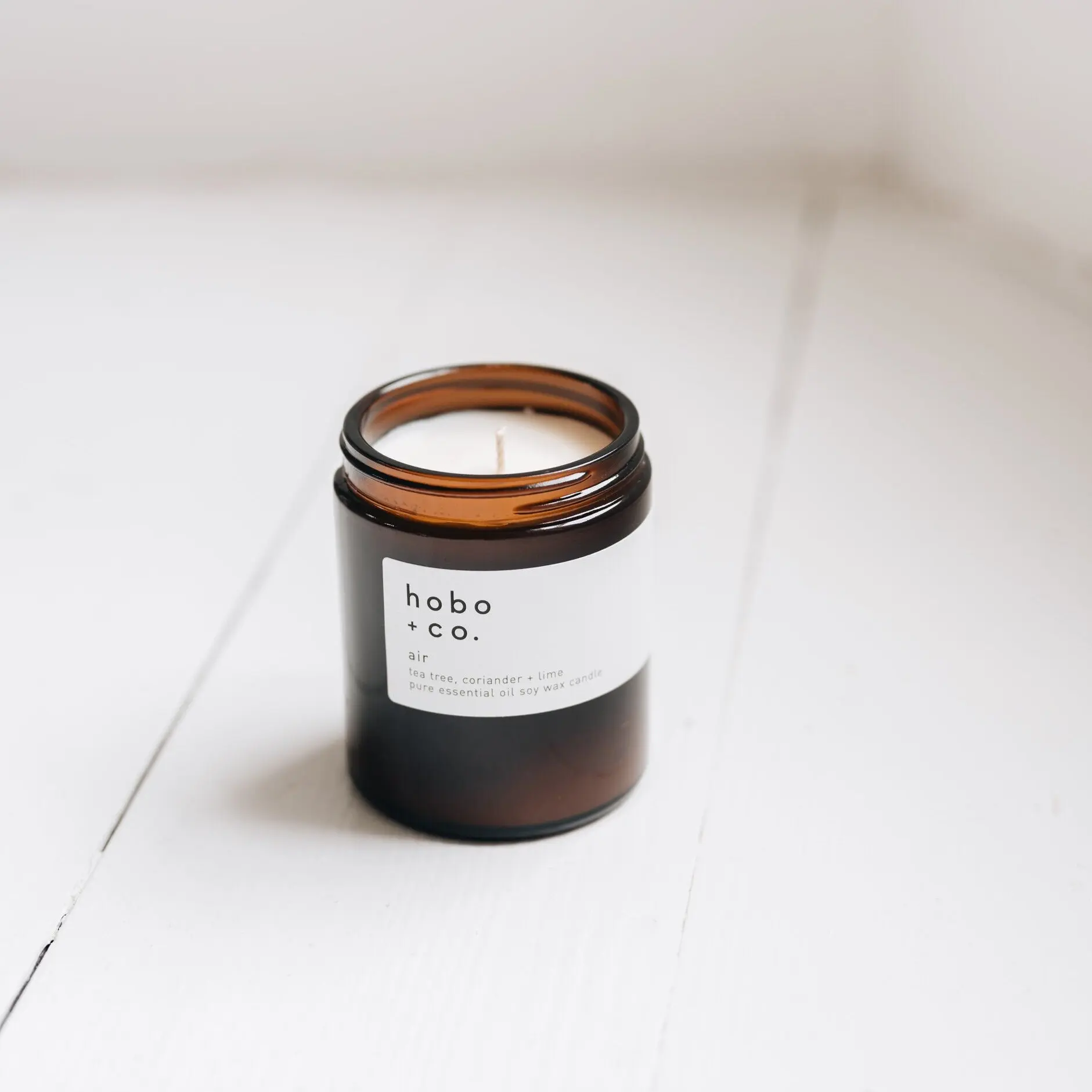 Air Medium Aromatherapy Essential Oil Scented Soy Candle - Image 3