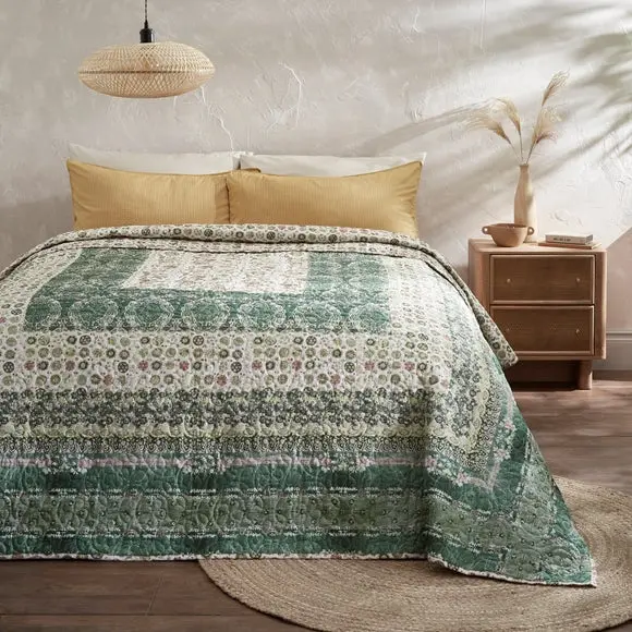 Antigoni Bedspread - Image 3