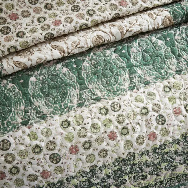 Antigoni Bedspread - Image 4