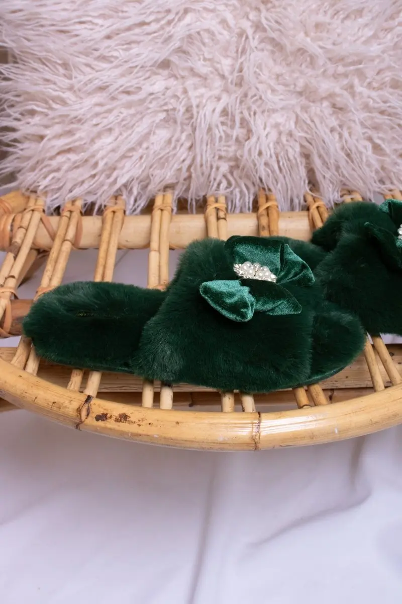 Anya in Green - Image 4