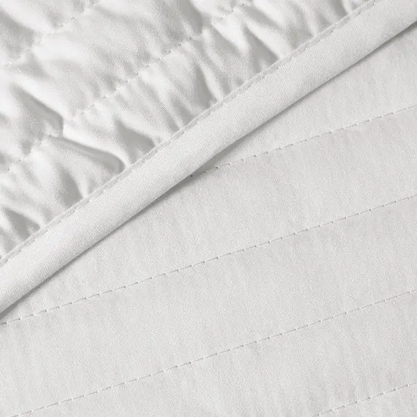 Bianca Quilted Lines Bedspread - Image 2