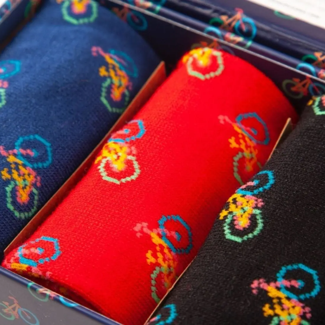 Bicycle Sock Box - 3 Pairs of Bamboo Socks (His) - Image 3
