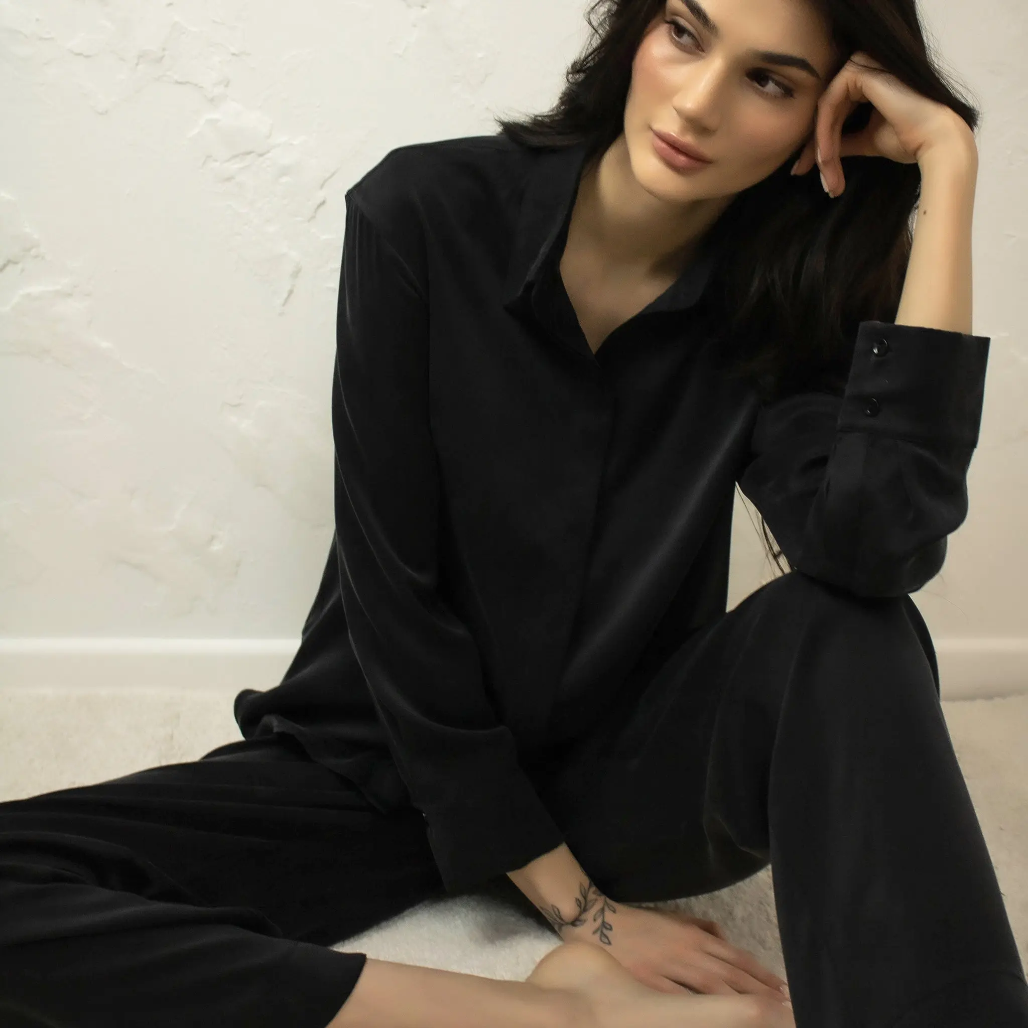 Black Silk Dreamscape Pyjama Shirt - Image 4