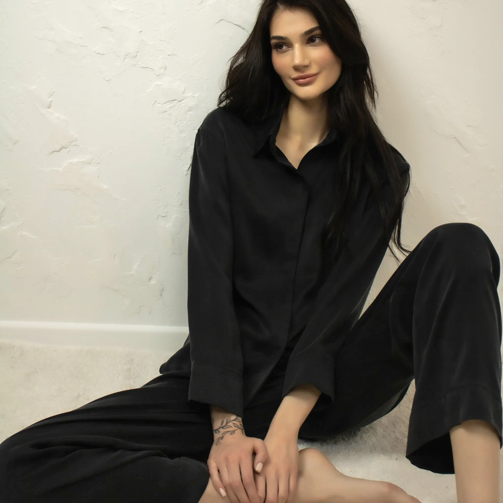 Black Silk Dreamscape Pyjama Shirt - Image 5