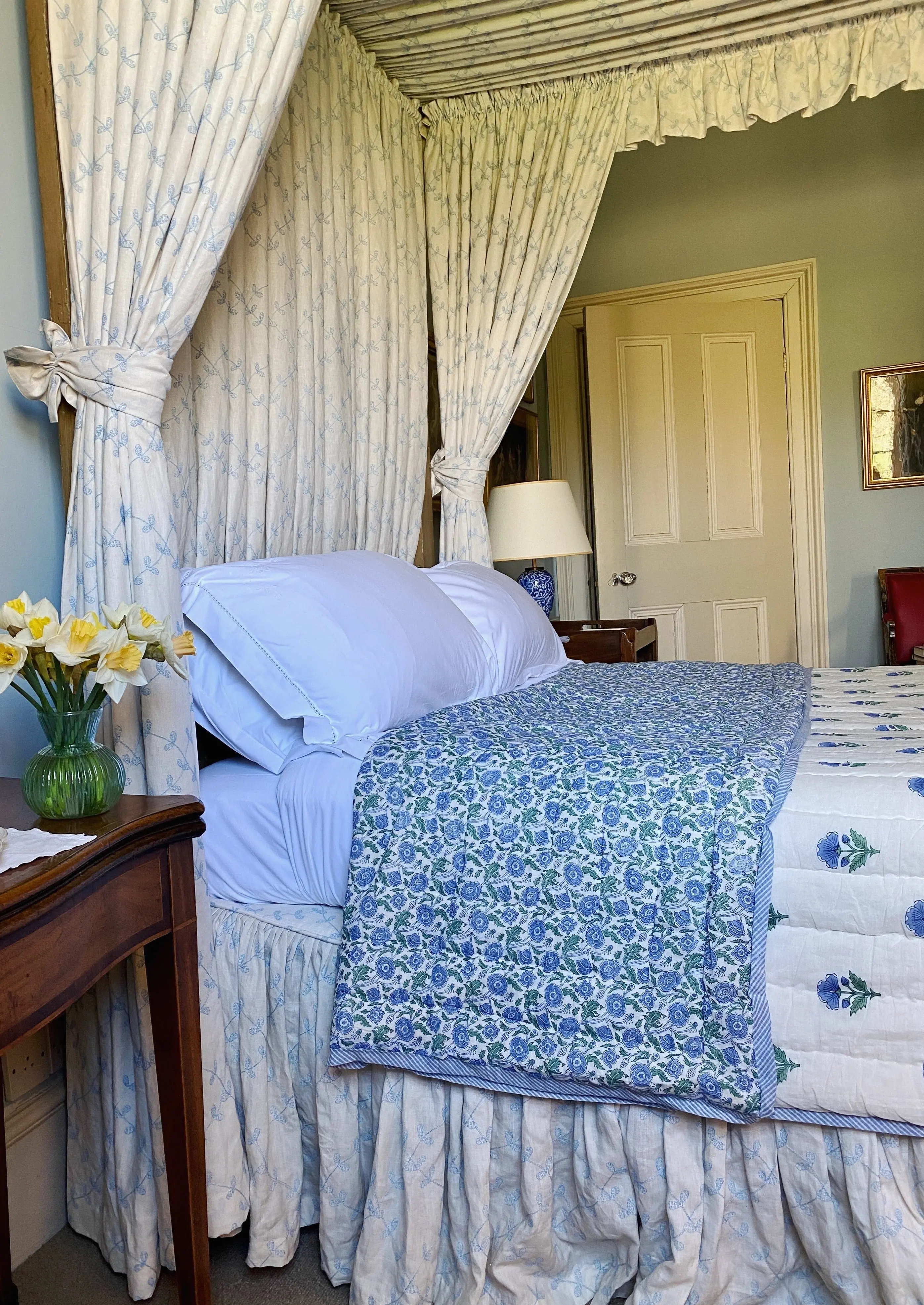 Blue Butti Floral Bed Quilt