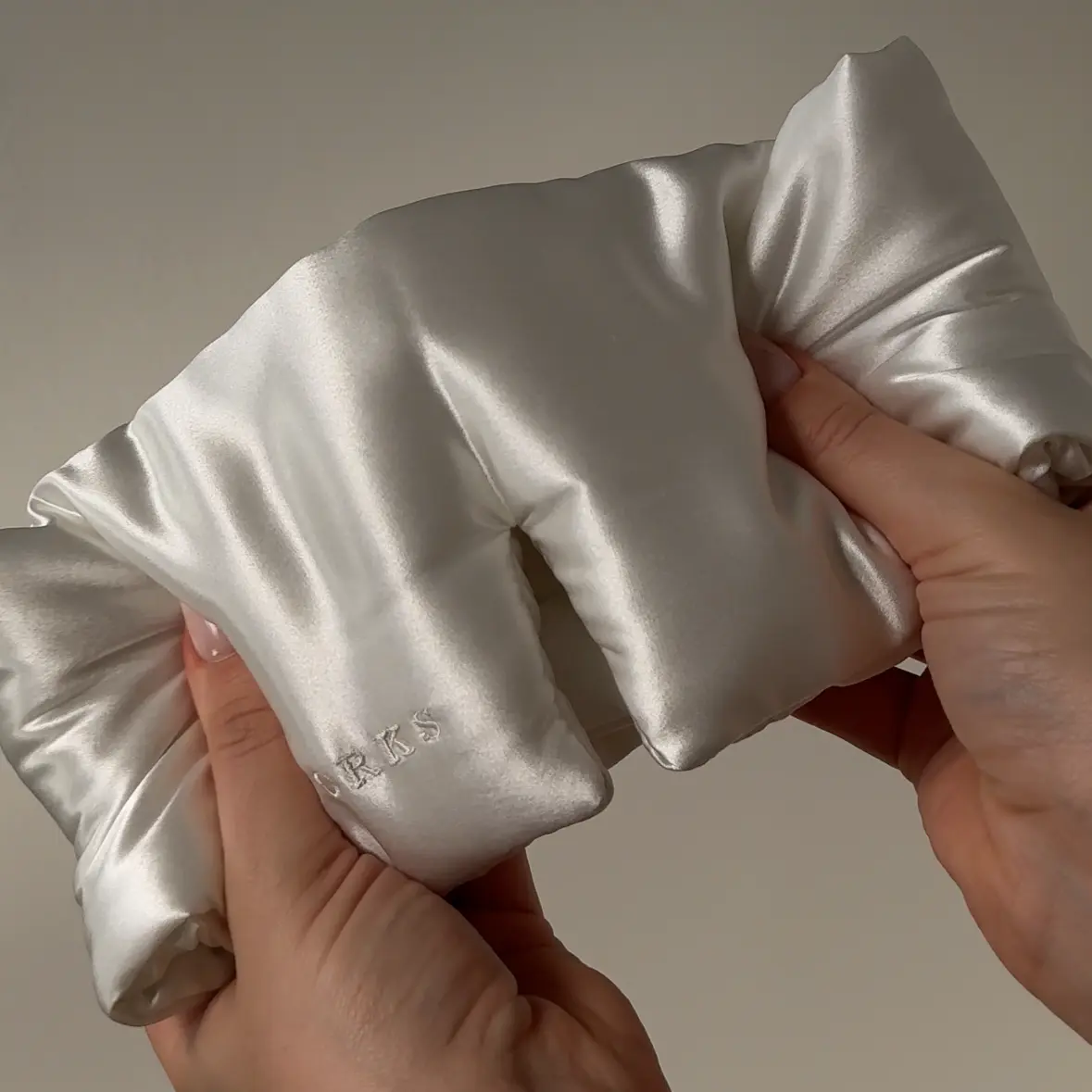 Cloud Contouring Sleep Mask - Image 10