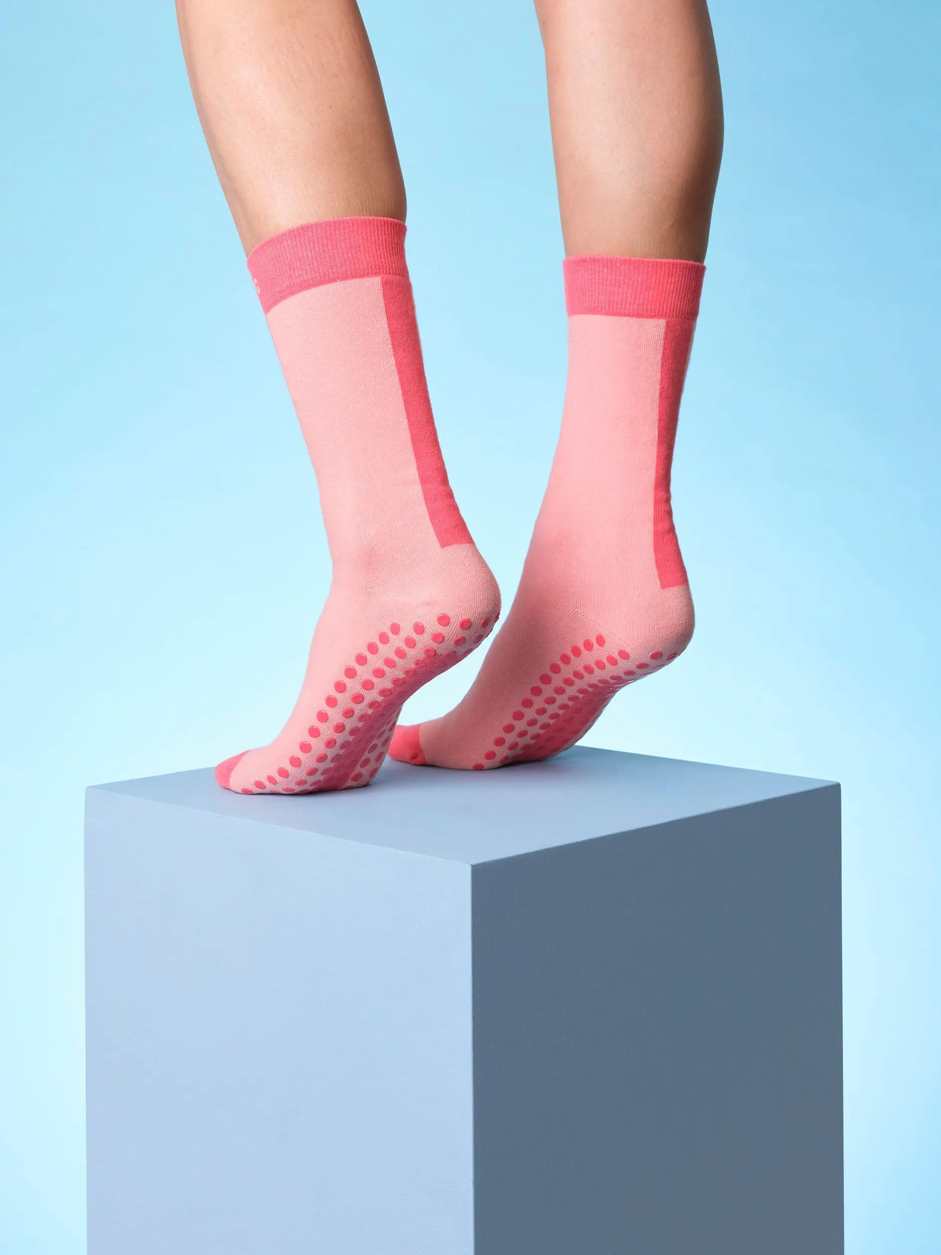 Colour Pop Hospital Socks Pink - Image 4