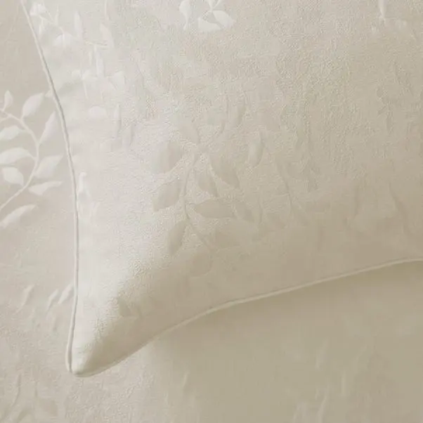 Dorma Luxe Wisteria 200 Thread Count Standard Pillowcase Pair - Image 6