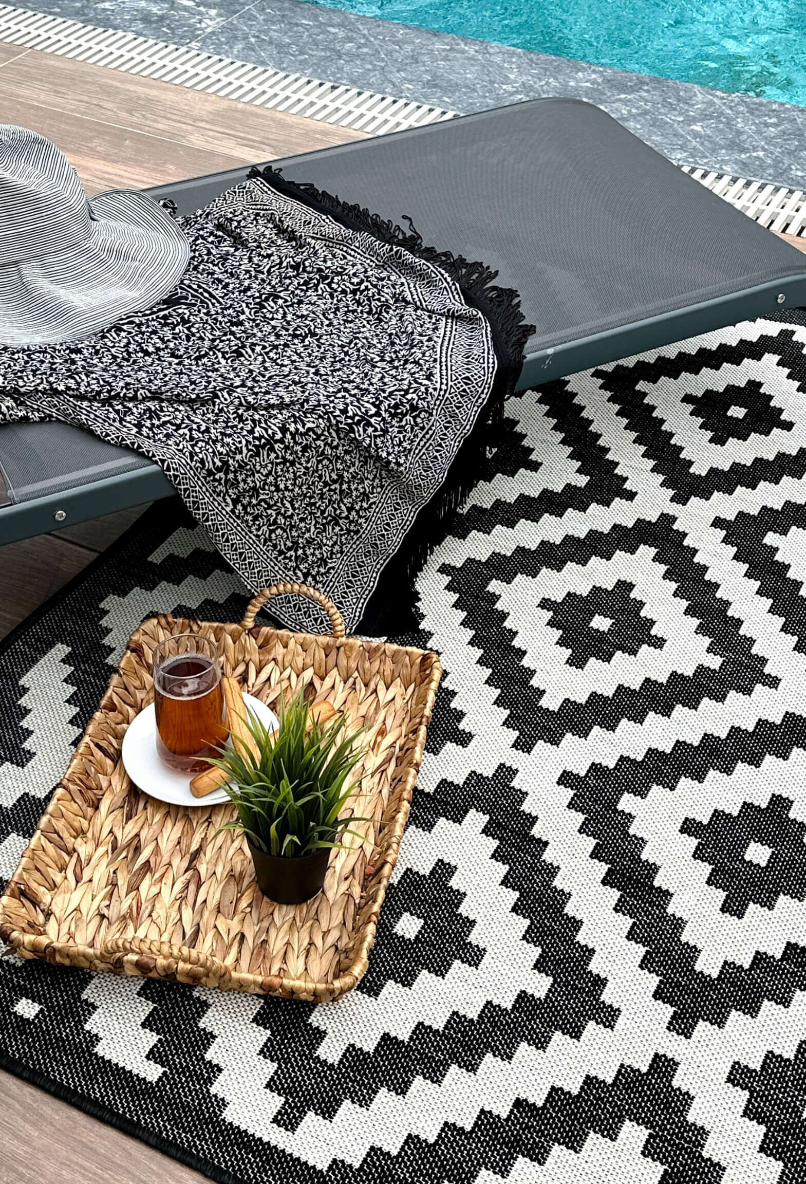 Ecology Outdoor Rug Black | 100bl - Image 6