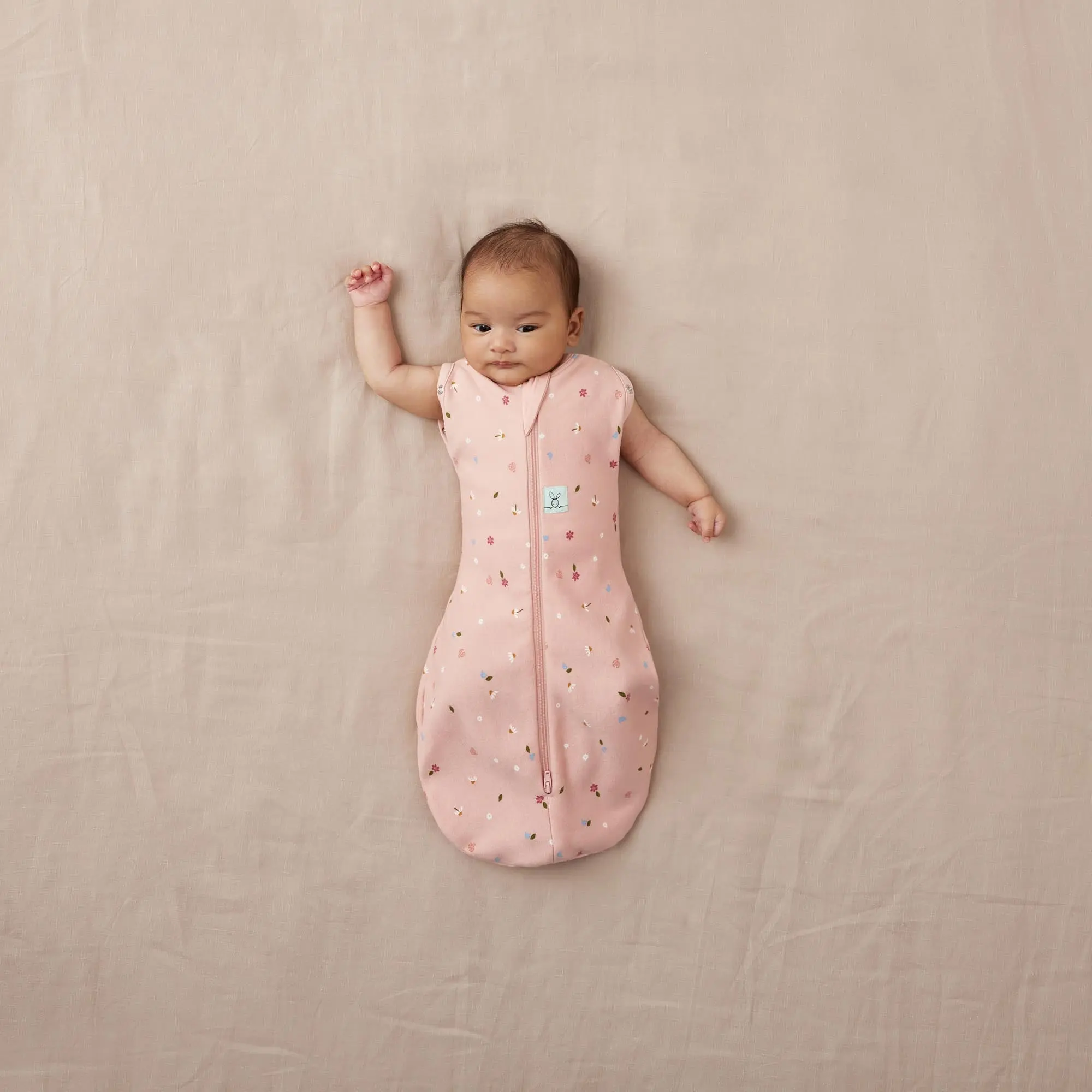 ergoPouch - Organic All Year Cocoon Swaddle Sleeping Bag - Daisy 1.0 TOG - Image 2