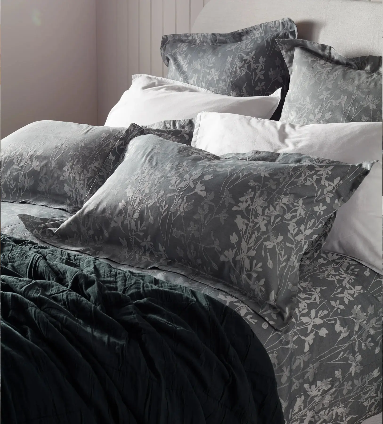 Florence Floral Jacquard 100% Cotton Bed Linen - Image 2