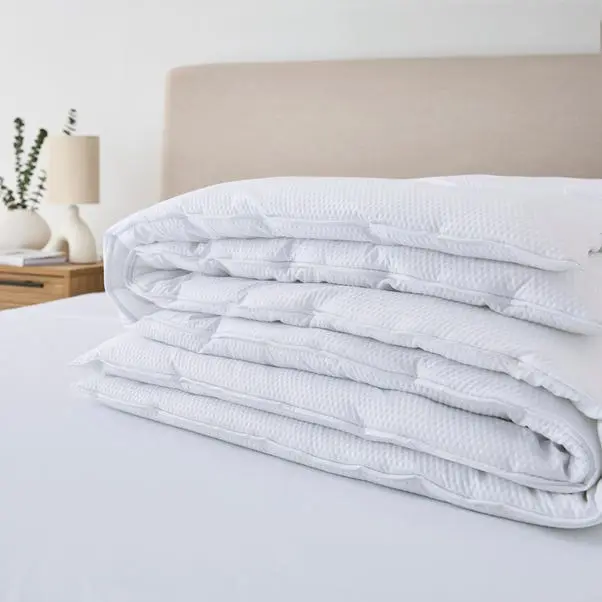 Fogarty Light & Lofty Warm Waffle 10.5 Tog Duvet - Image 2
