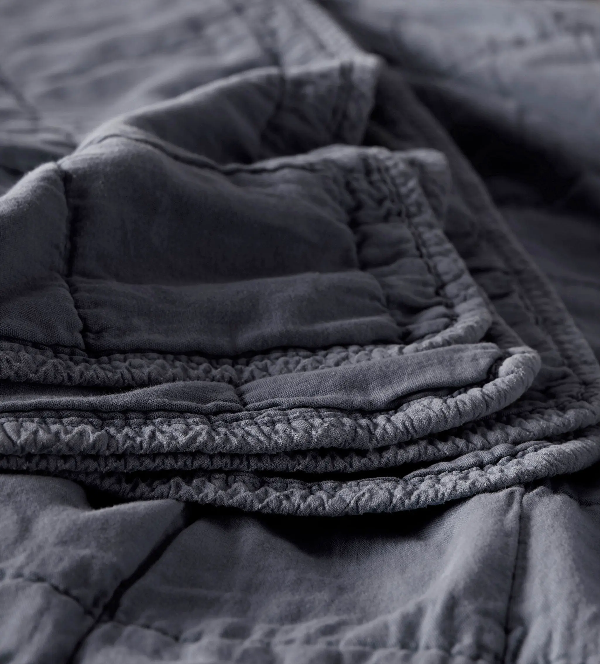 French Blue Finn 100% Cotton Quilted Throw - Image 2