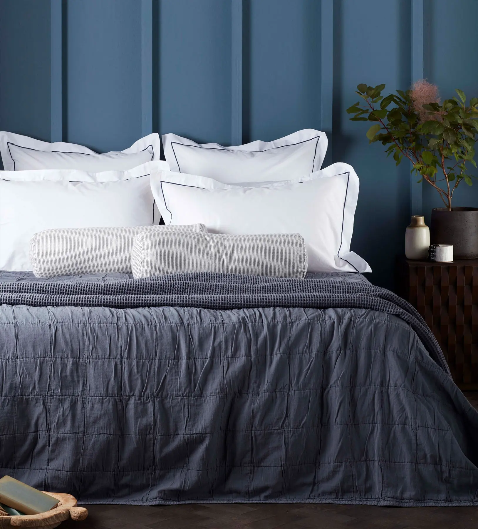 French Blue Finn 100% Cotton Quilted Throw - Image 3
