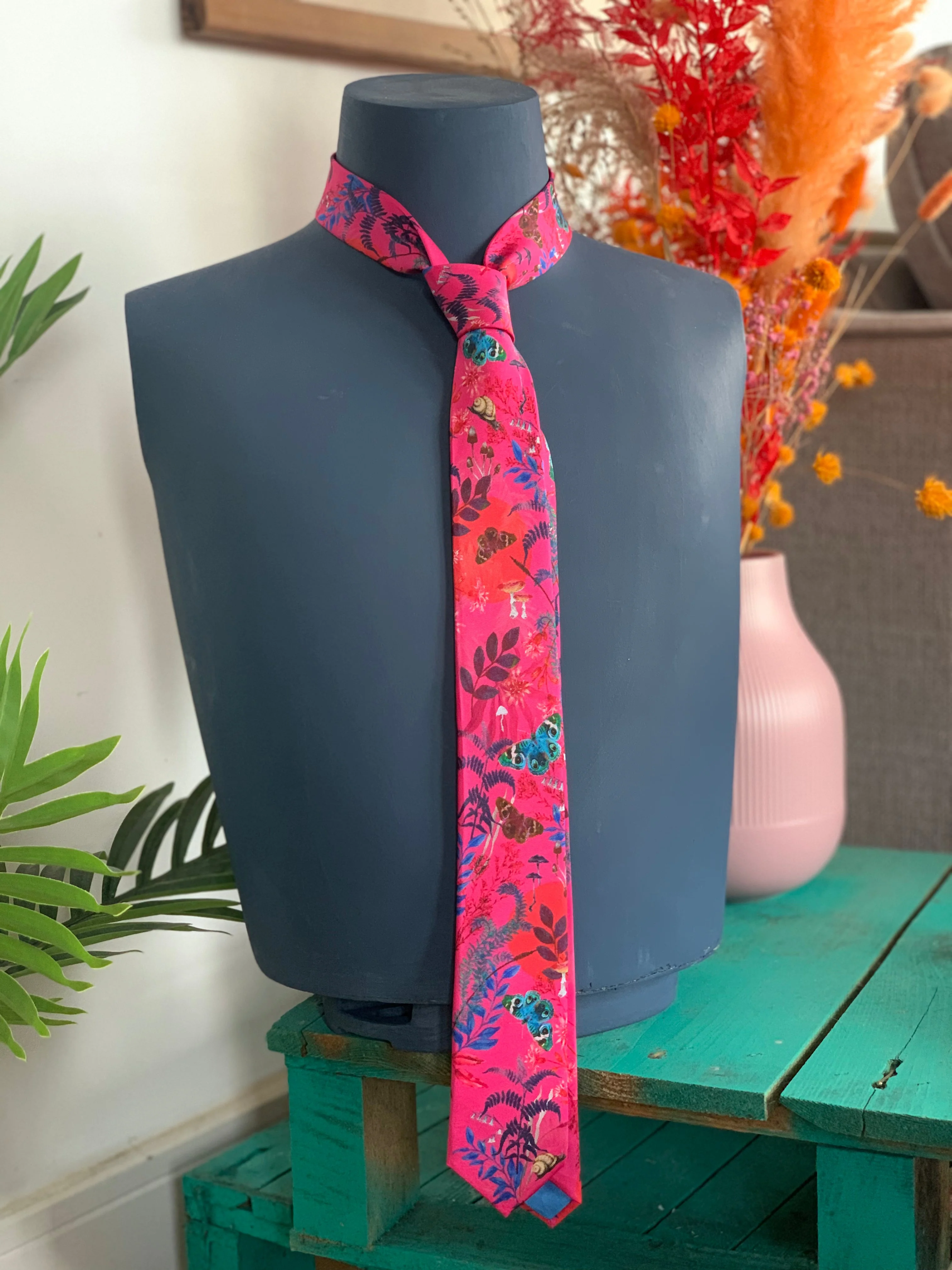 Fuchsia Pink Silk Tie with butterfly and floral pattern 'Nectar' Men's Luxury Silk necktie - Image 4