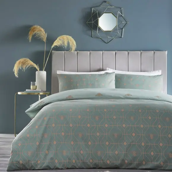 Furn. Bee Deco Duvet Cover and Pillowcase Set