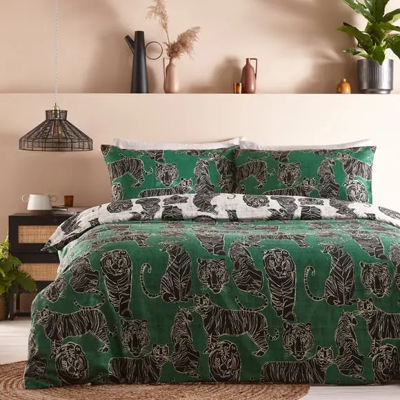 furn. Wildcat Duvet Cover and Pillowcase Set Jungle Green