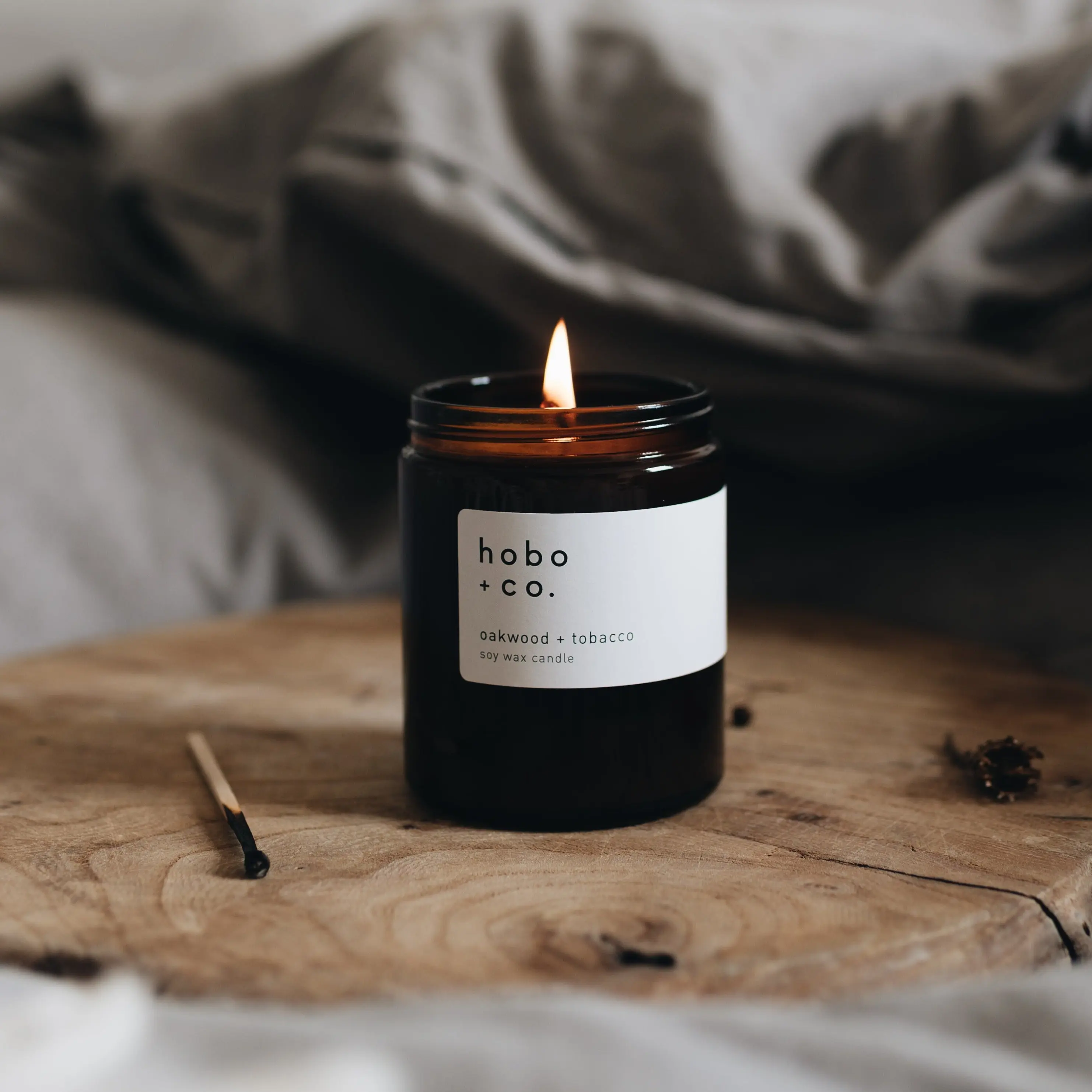 Glass Jar Oakwood and Tobacco Candle - Image 2