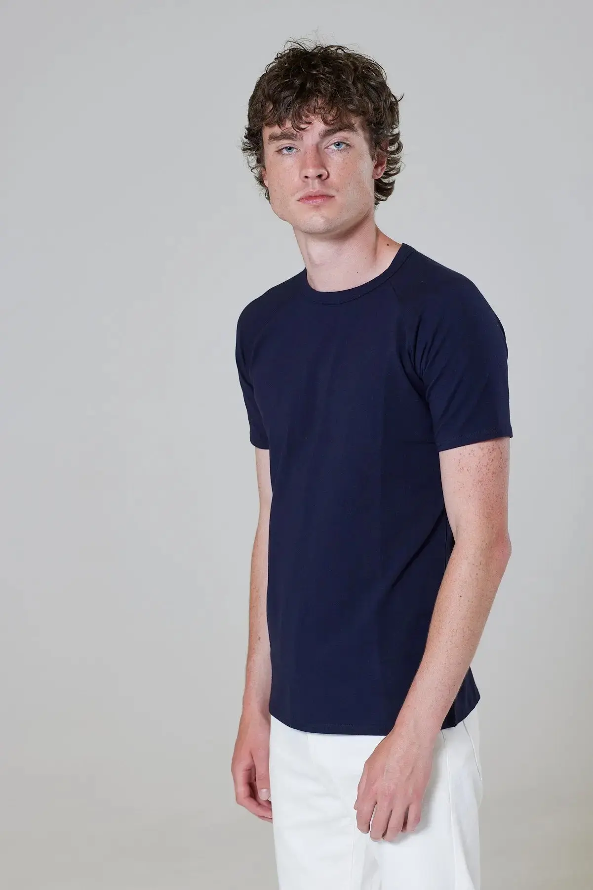 Navy Mens Hoxton T-shirt - Image 3