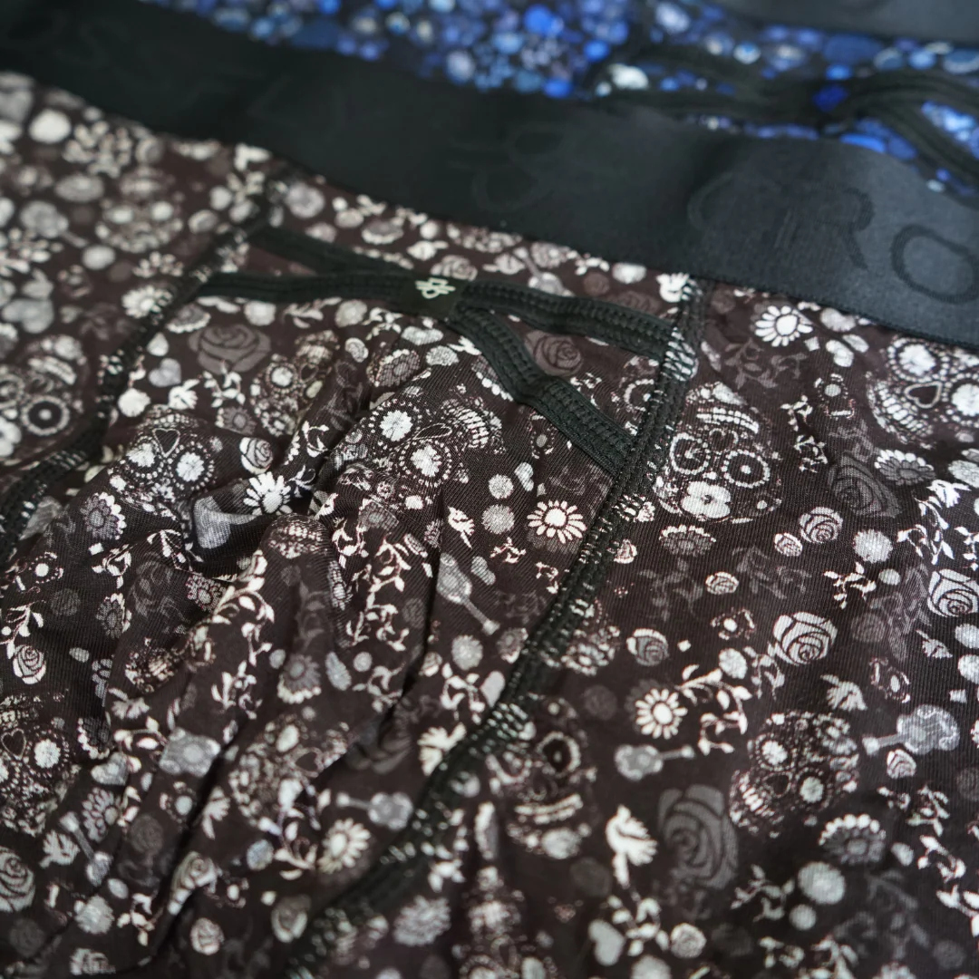 IKON Men's 3" Trunks - Skulls and Hearts Black - Image 4
