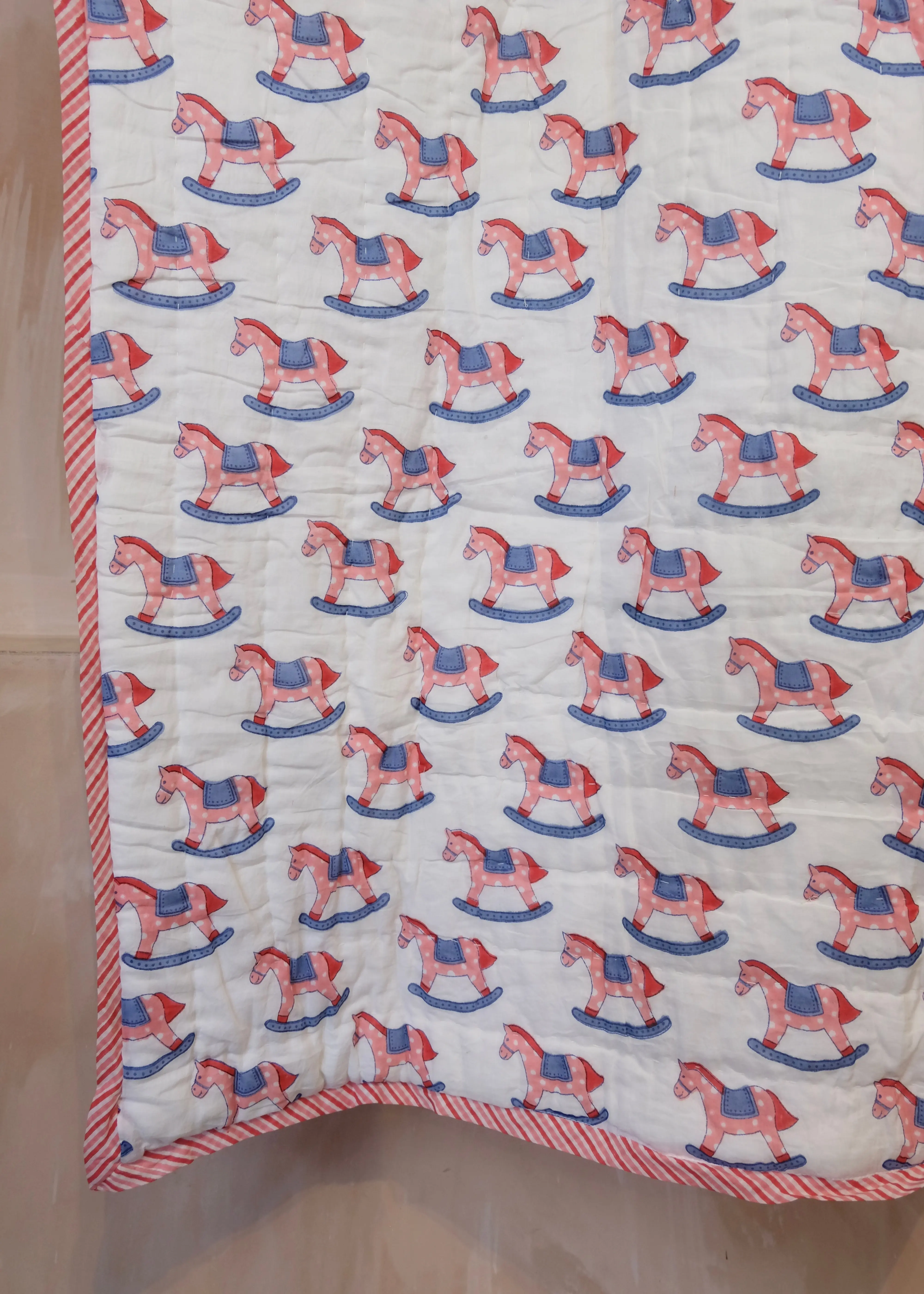 Large Rocking Horse Cot / Toddler Quilt - Image 3