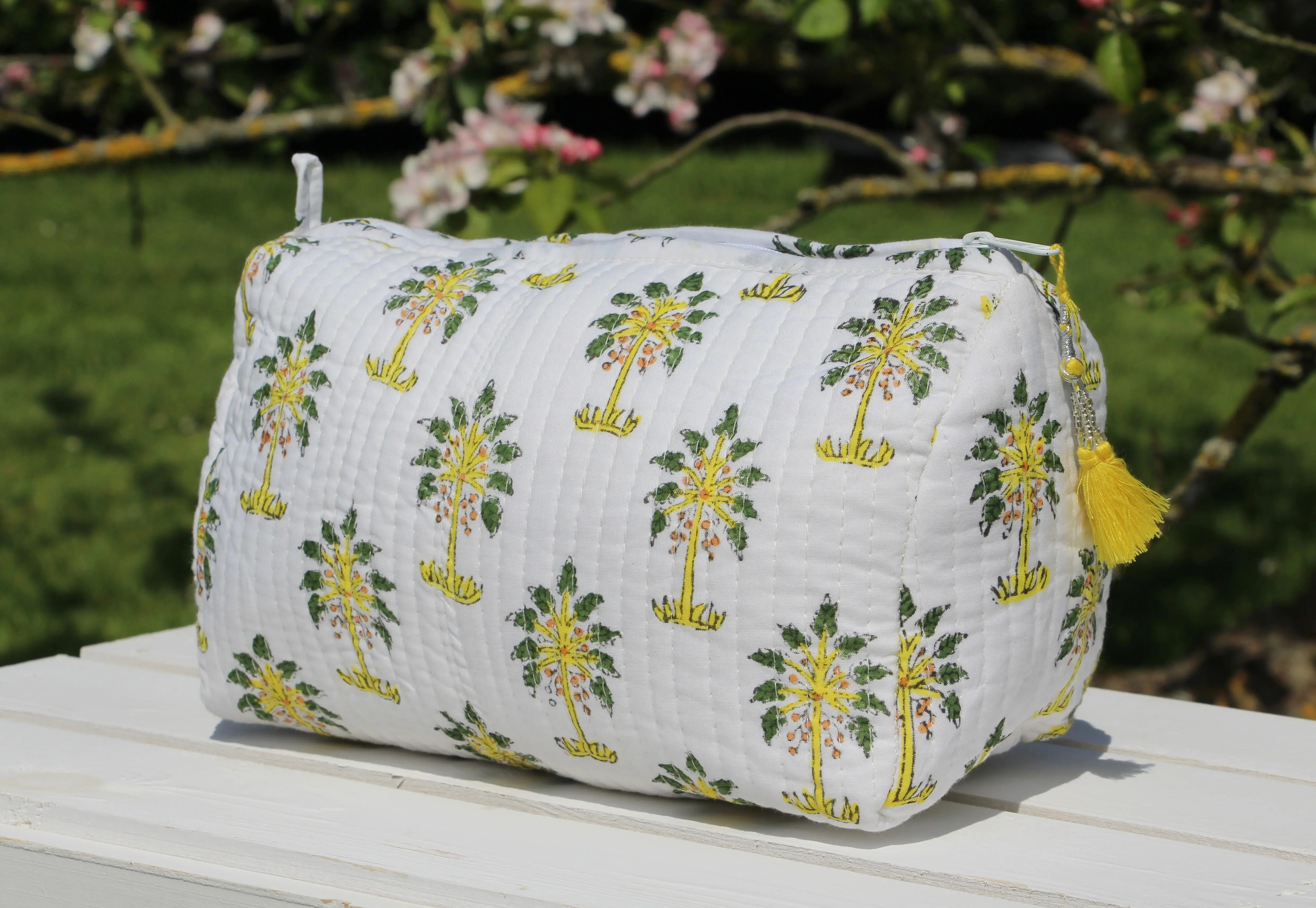 Lemon yellow - Wash Bag - Image 3