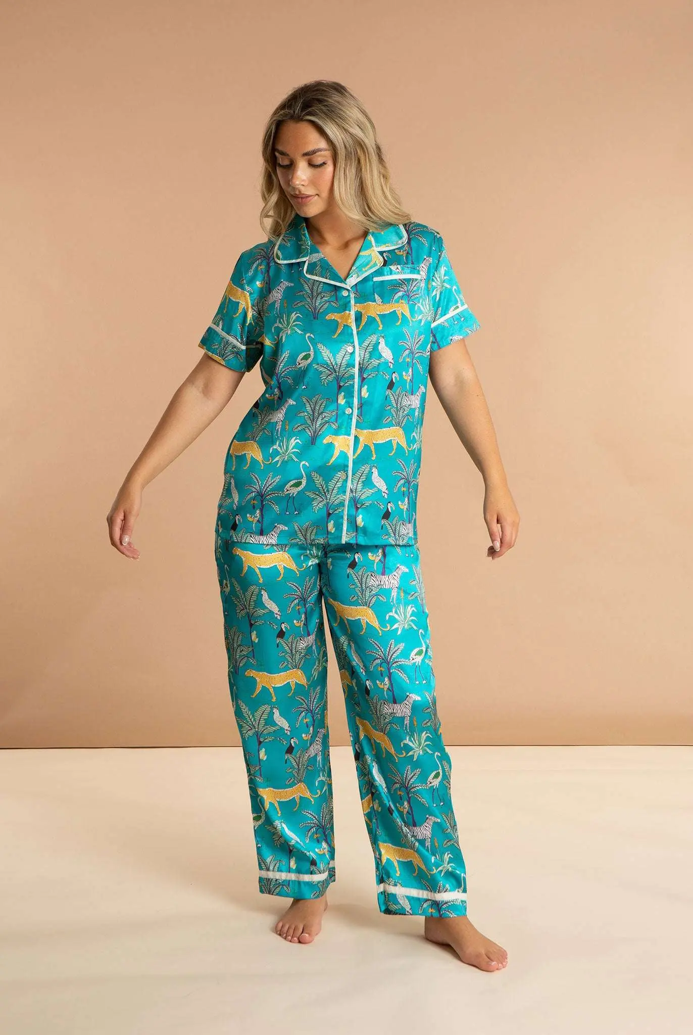 Lomami Leopard Women's Satin Pyjamas - Image 2