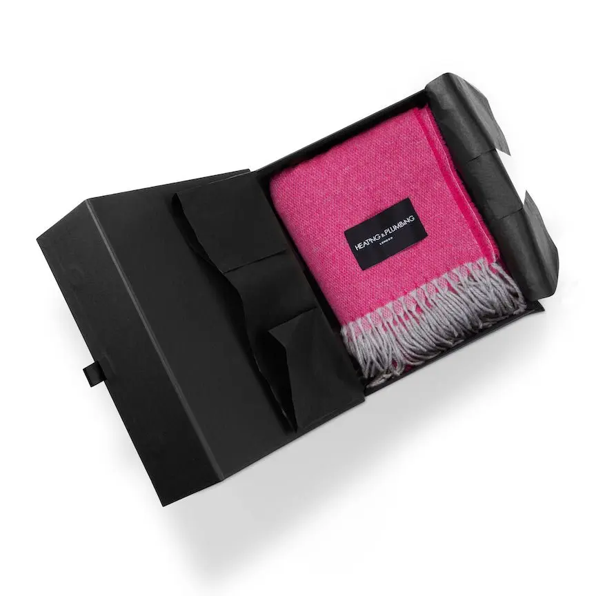 Cerise Love Stories 100% Cashmere Blanket - Image 3