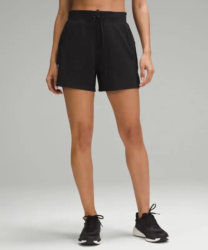 Women's License to Train High-Rise Shorts 4"