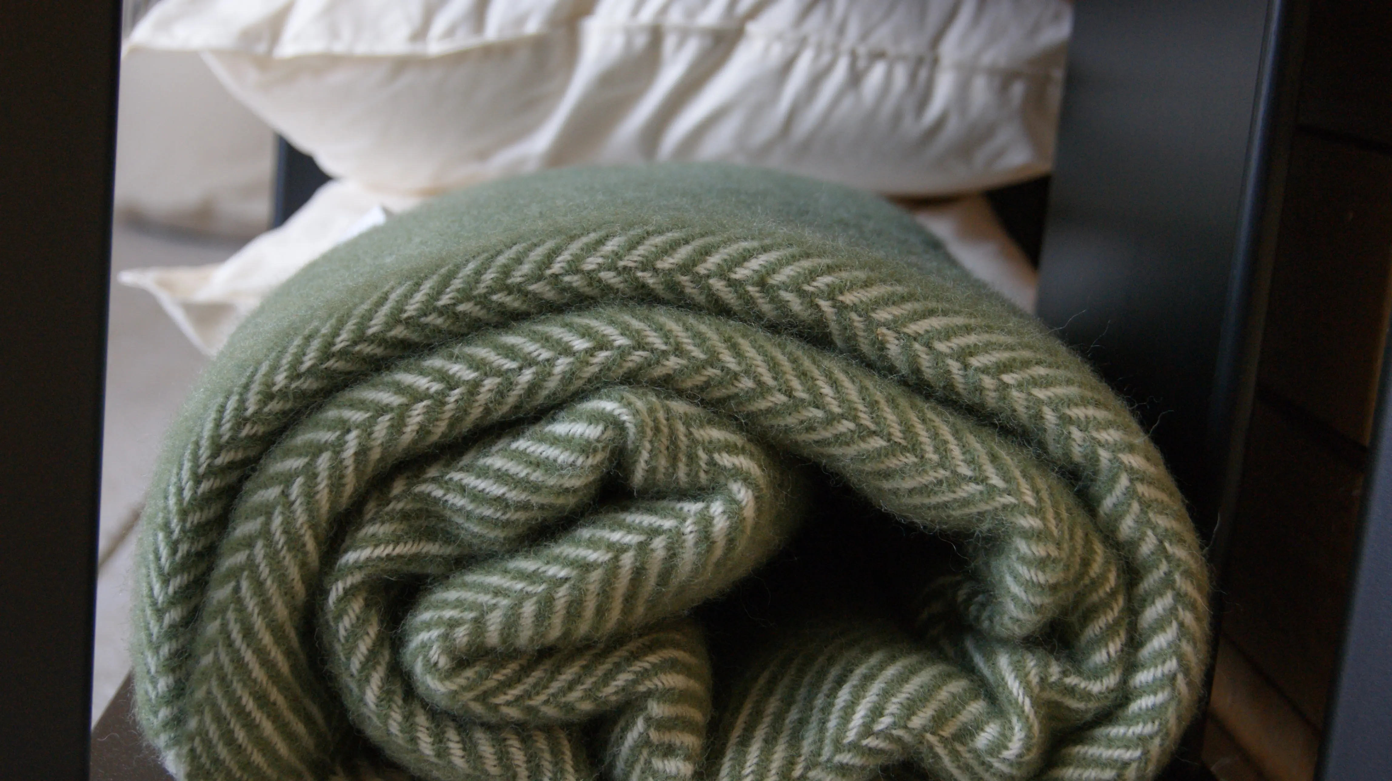 Luxury Pure Wool Throw - Image 5