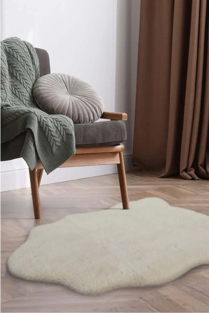 Luxury White Faux Fur Rug - Image 3