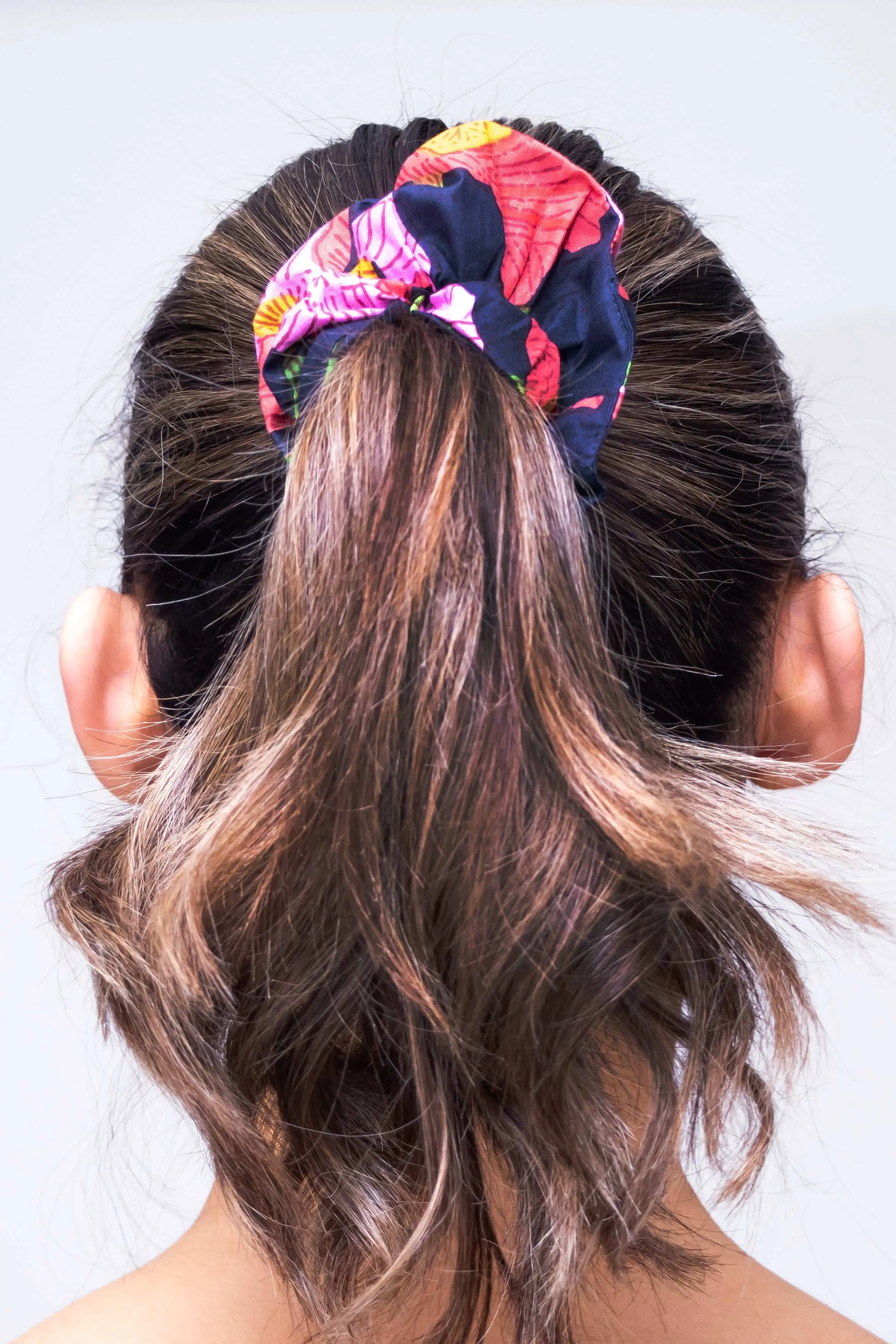 Midnight Sweetpea Floral Scrunchies - Image 3