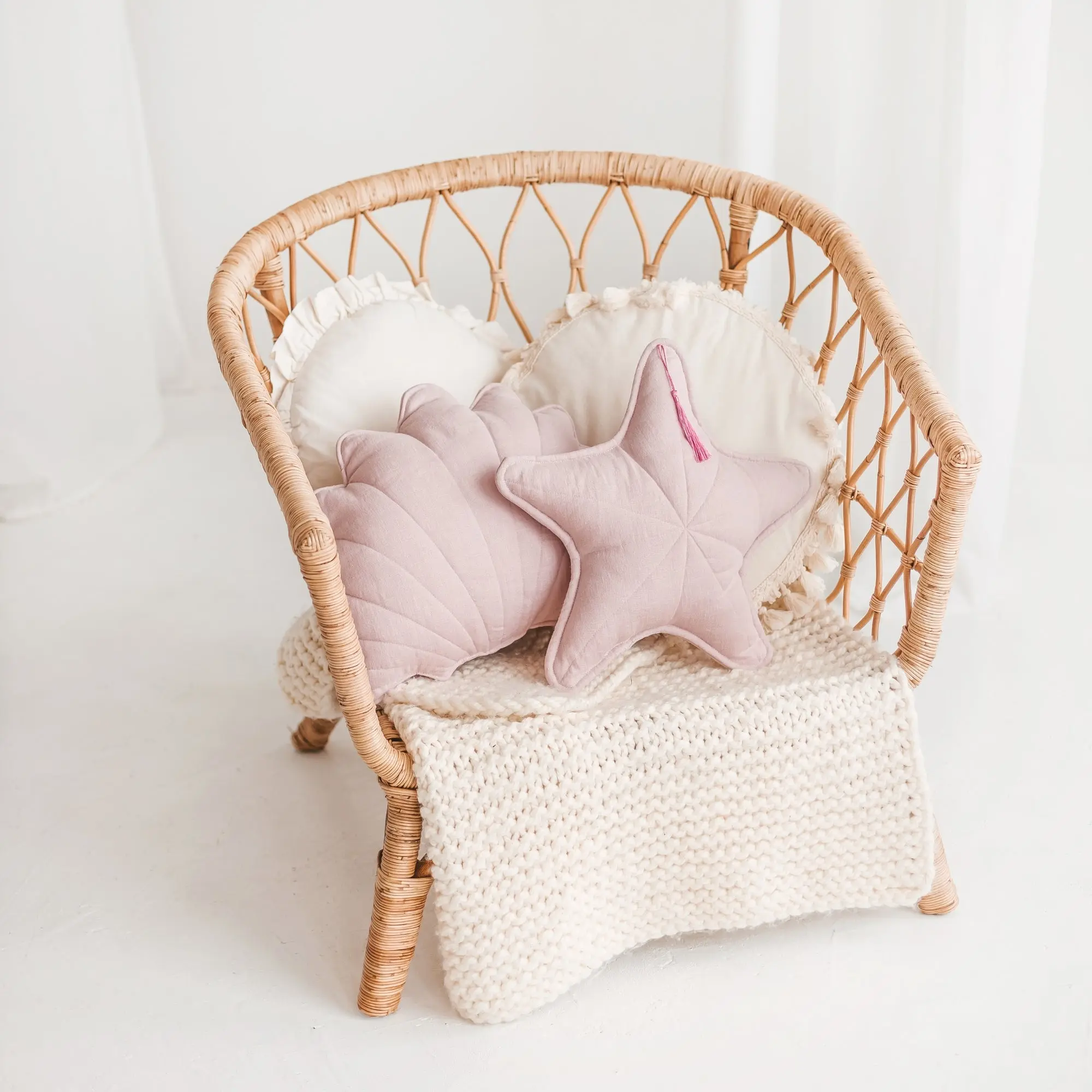 Linen Sea Shell Pillow – Pink Throw Pillow for Coastal & Beach Decor - Image 2