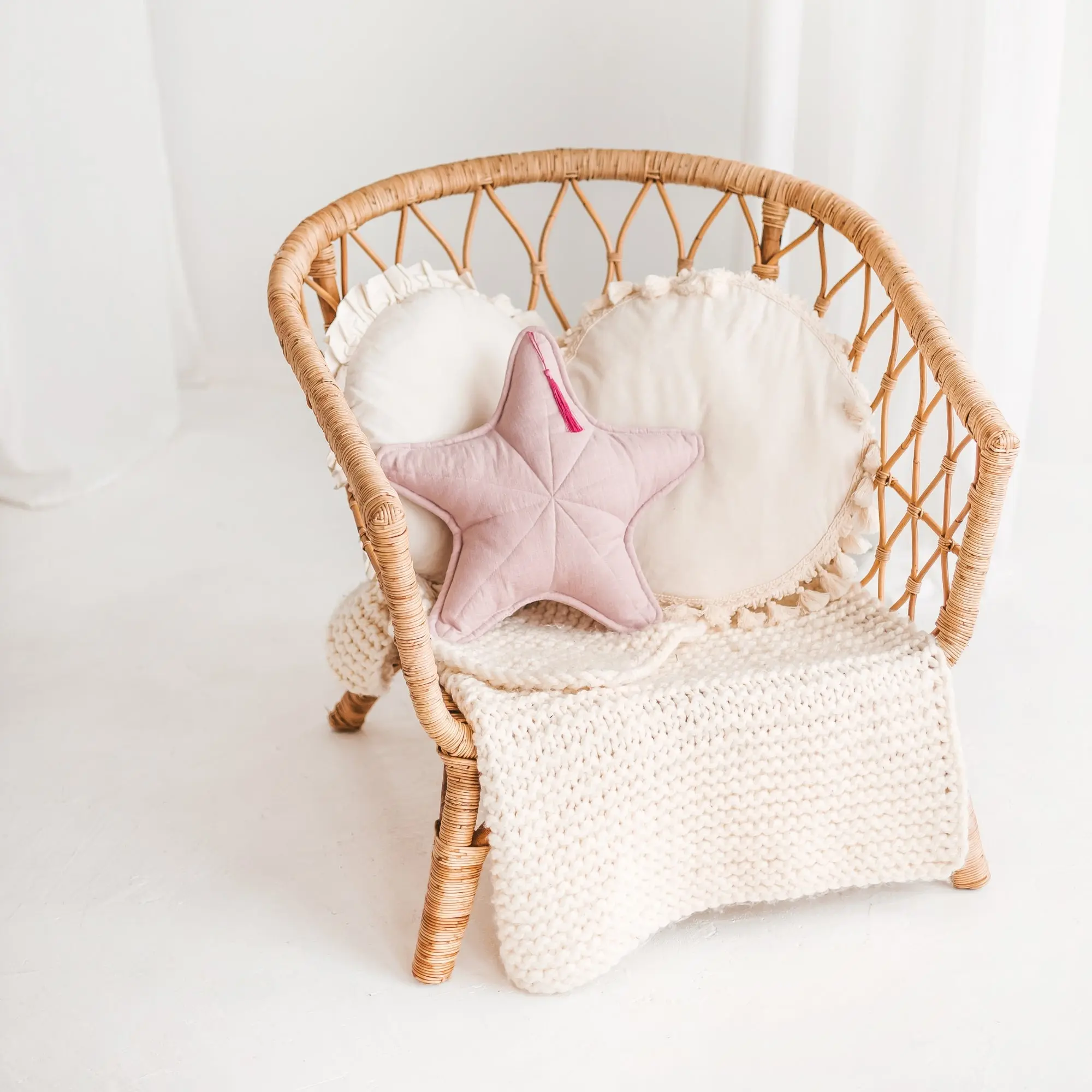 Linen Sea Star Pillow – Pink Throw Pillow for Coastal & Beach Decor - Image 2