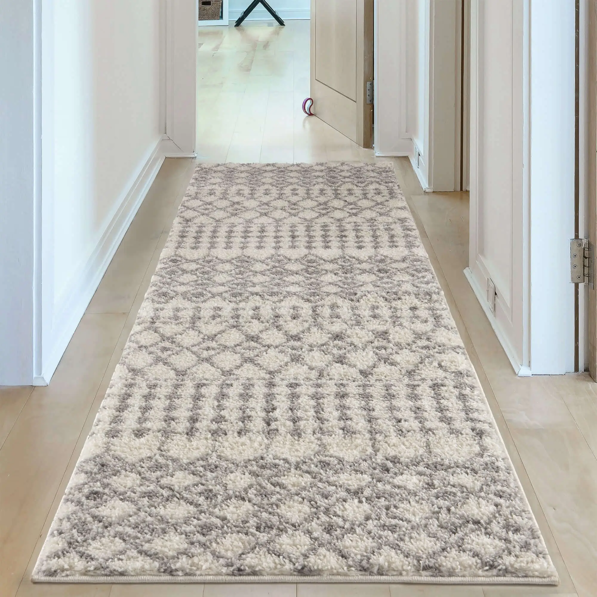 Moroccan Ivory Grey Shaggy Rug | 1000 - Image 13