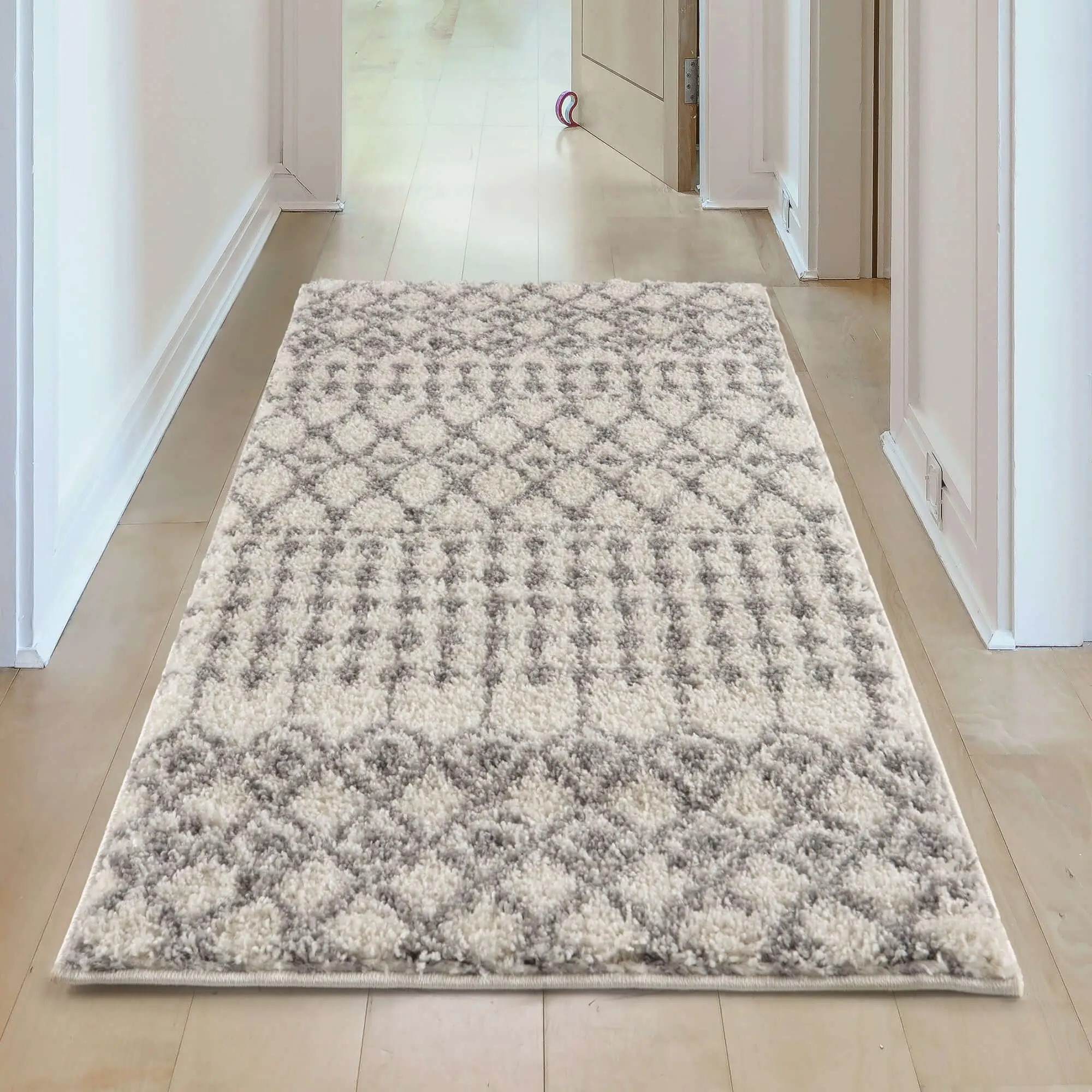 Moroccan Ivory Grey Shaggy Rug | 1000 - Image 17
