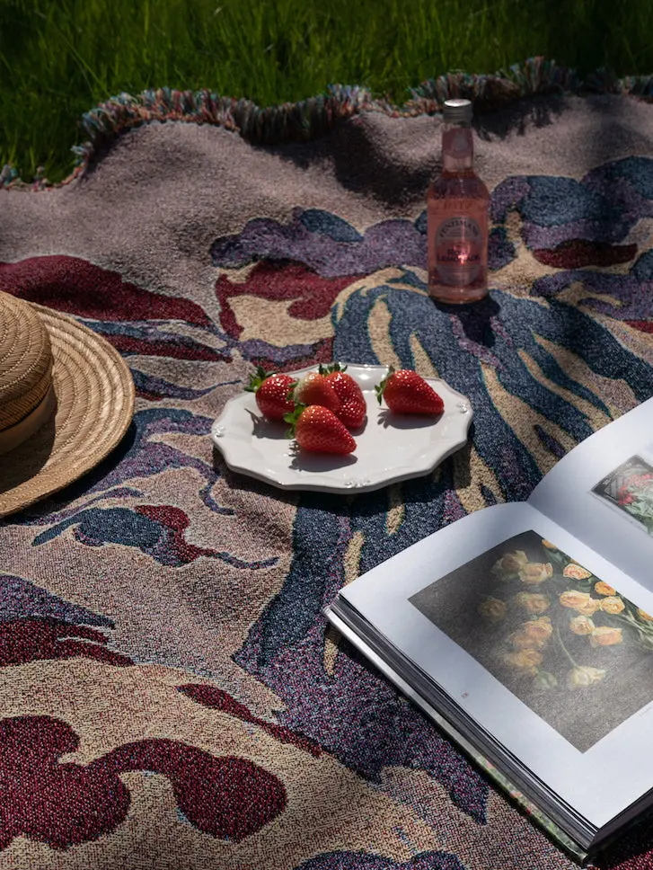 Mount Lucio Blanket - Image 6