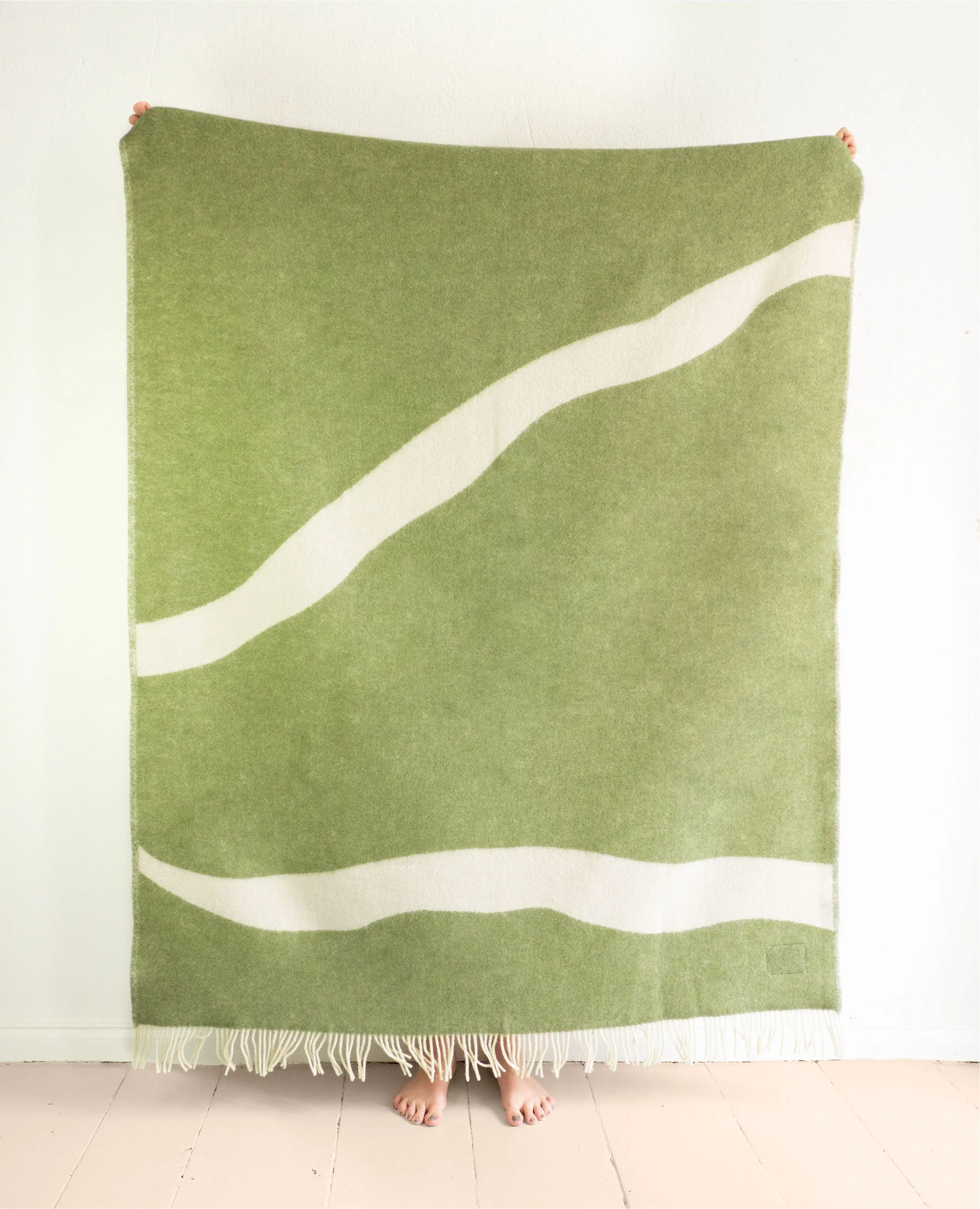 NATURE Green Blanket - Image 2
