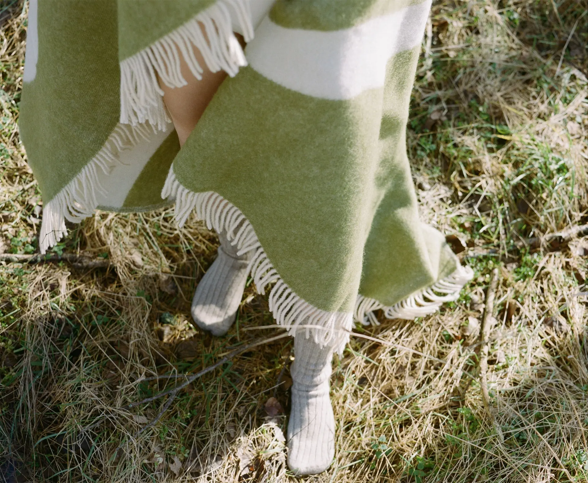NATURE Green Blanket - Image 4