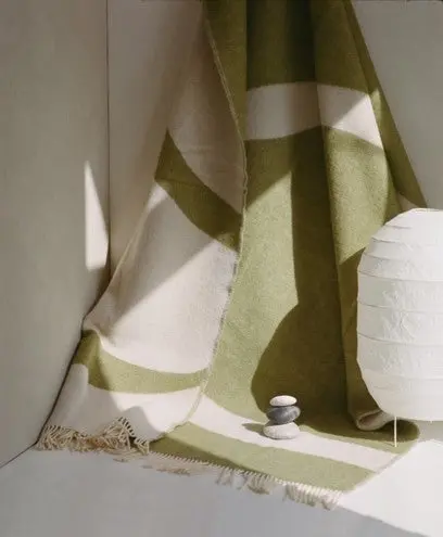 NATURE Green Blanket - Image 6