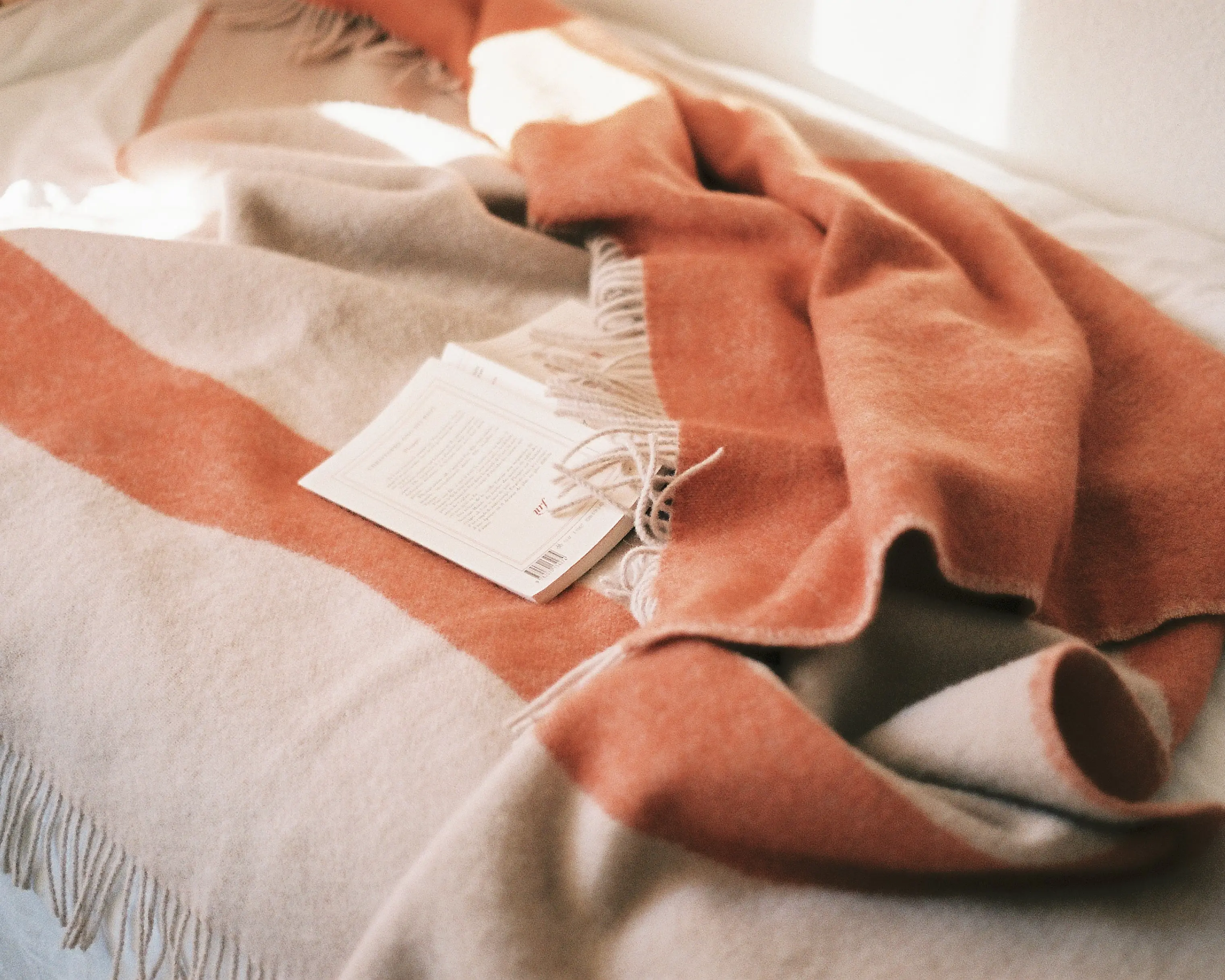 NATURE Orange Blanket - Image 3