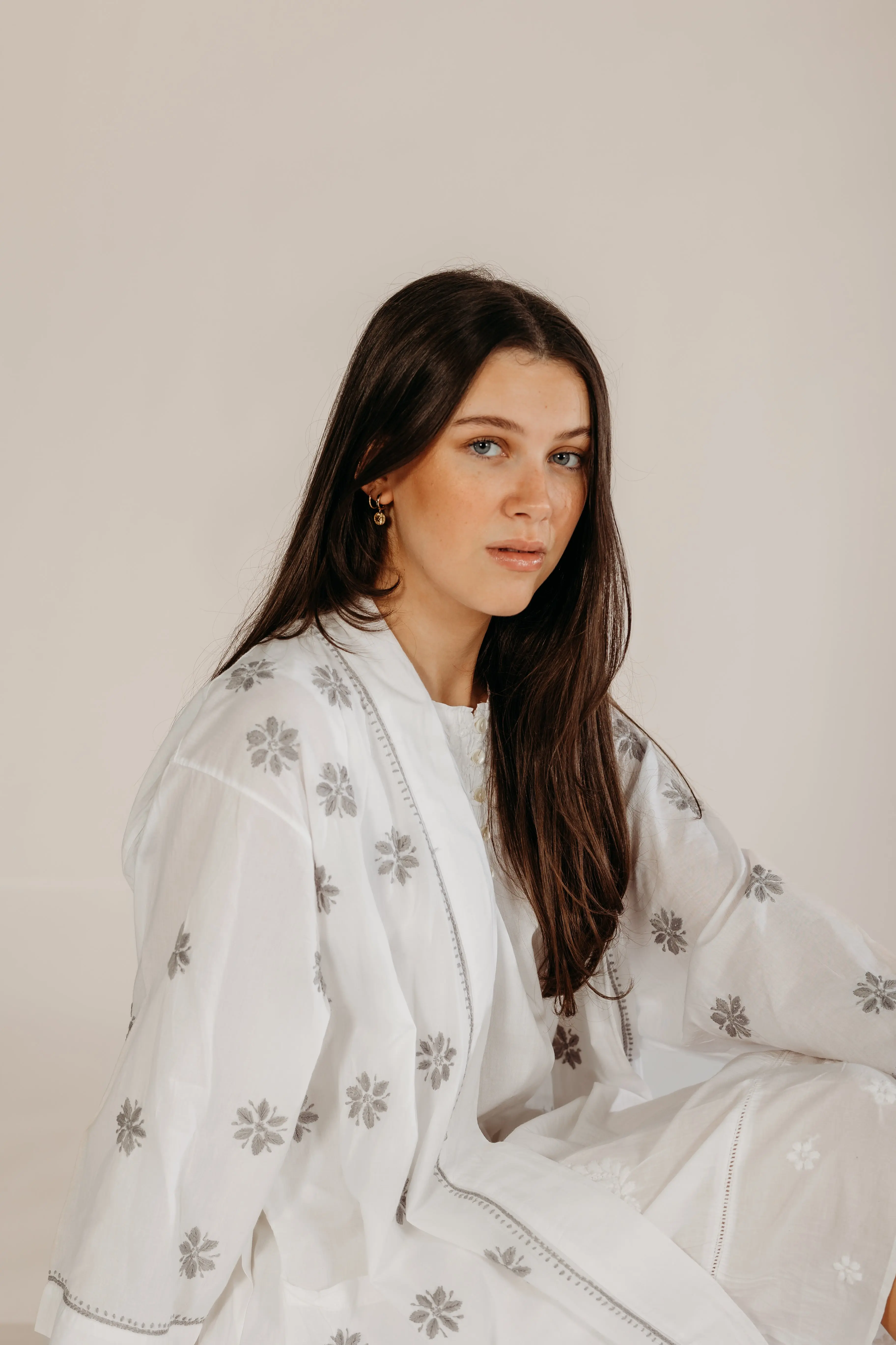 Nyra Grey Embroidered Robe - Image 8