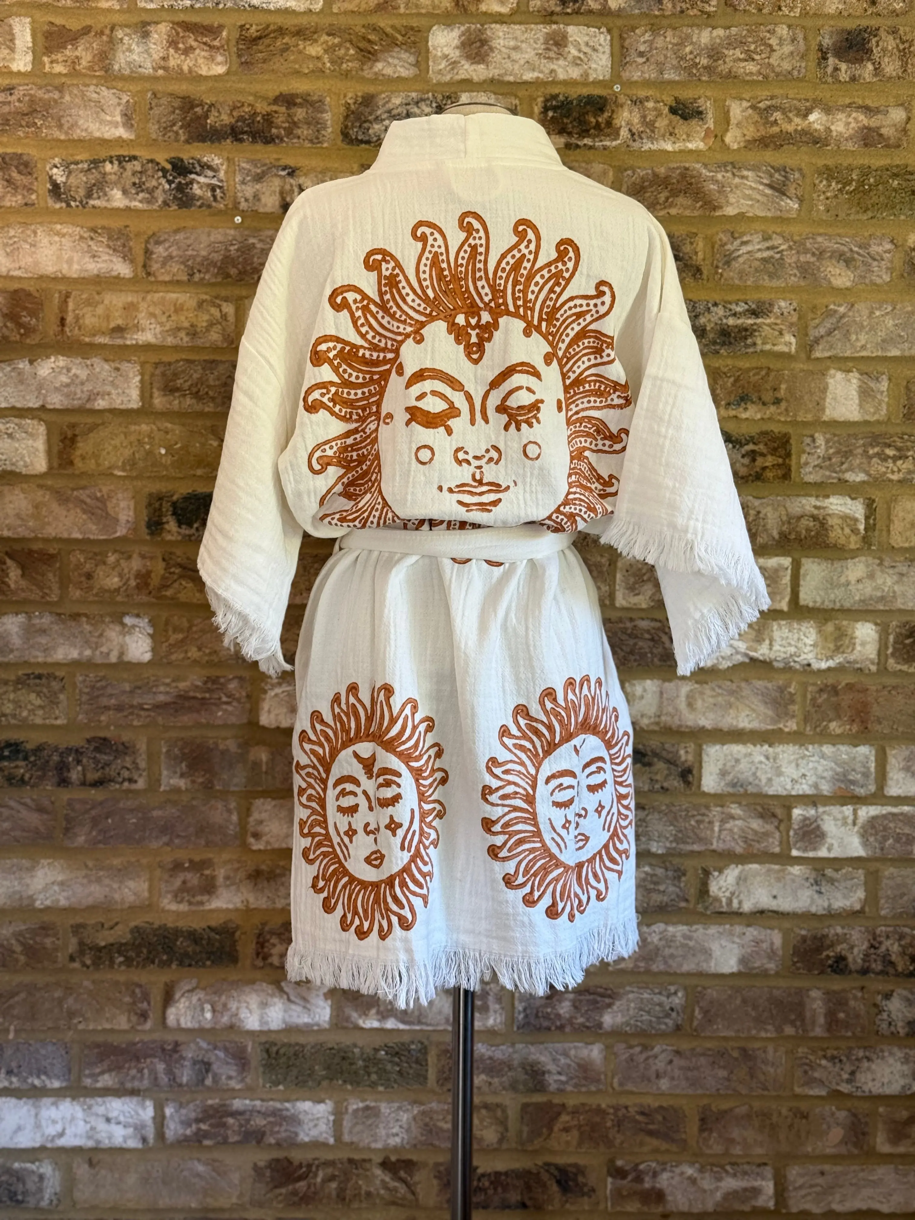 Organic Kimono in White with Sun: Short - Image 4