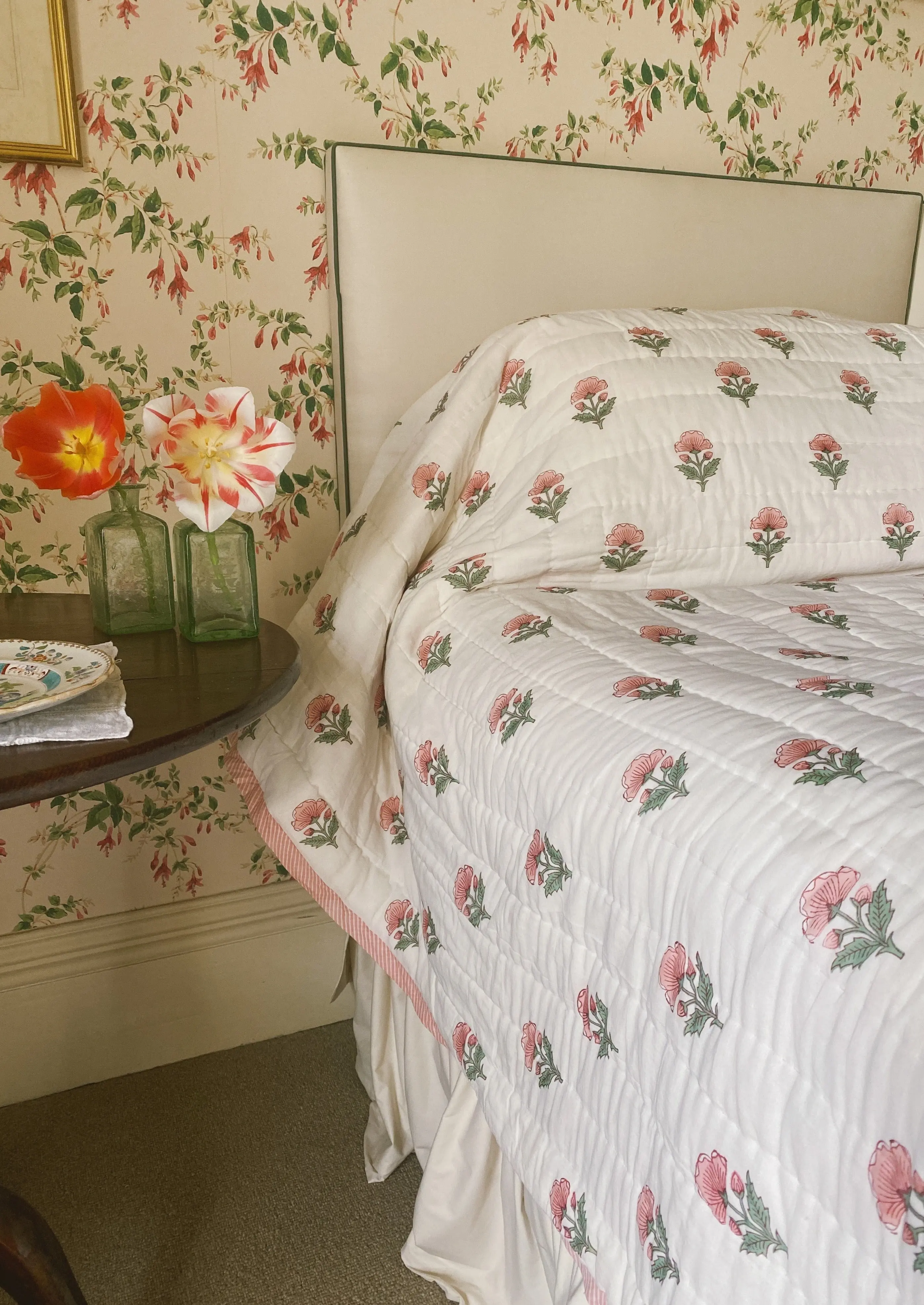Pink Butti Bed Floral Quilt
