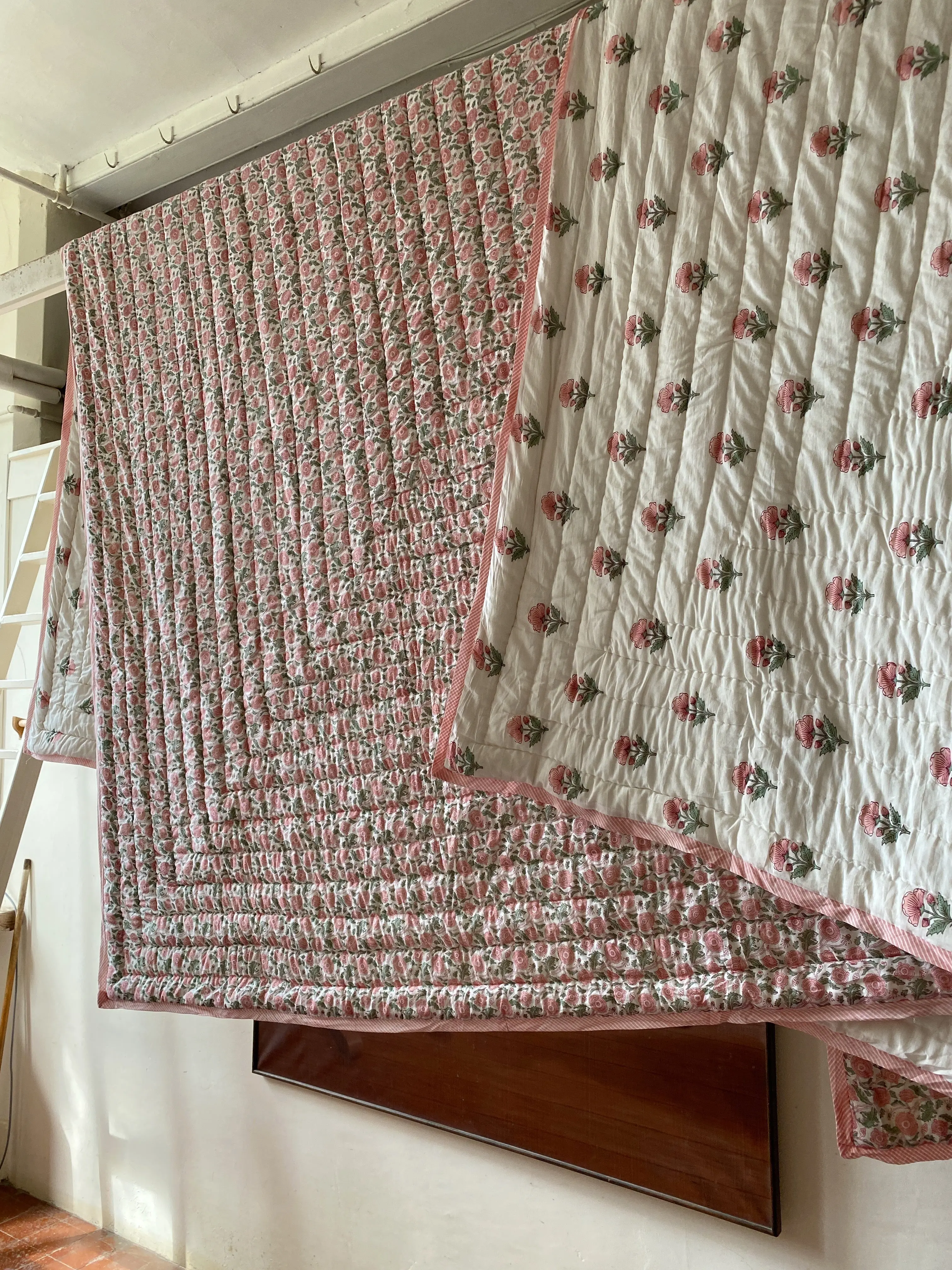 Pink Butti Bed Floral Quilt - Image 4