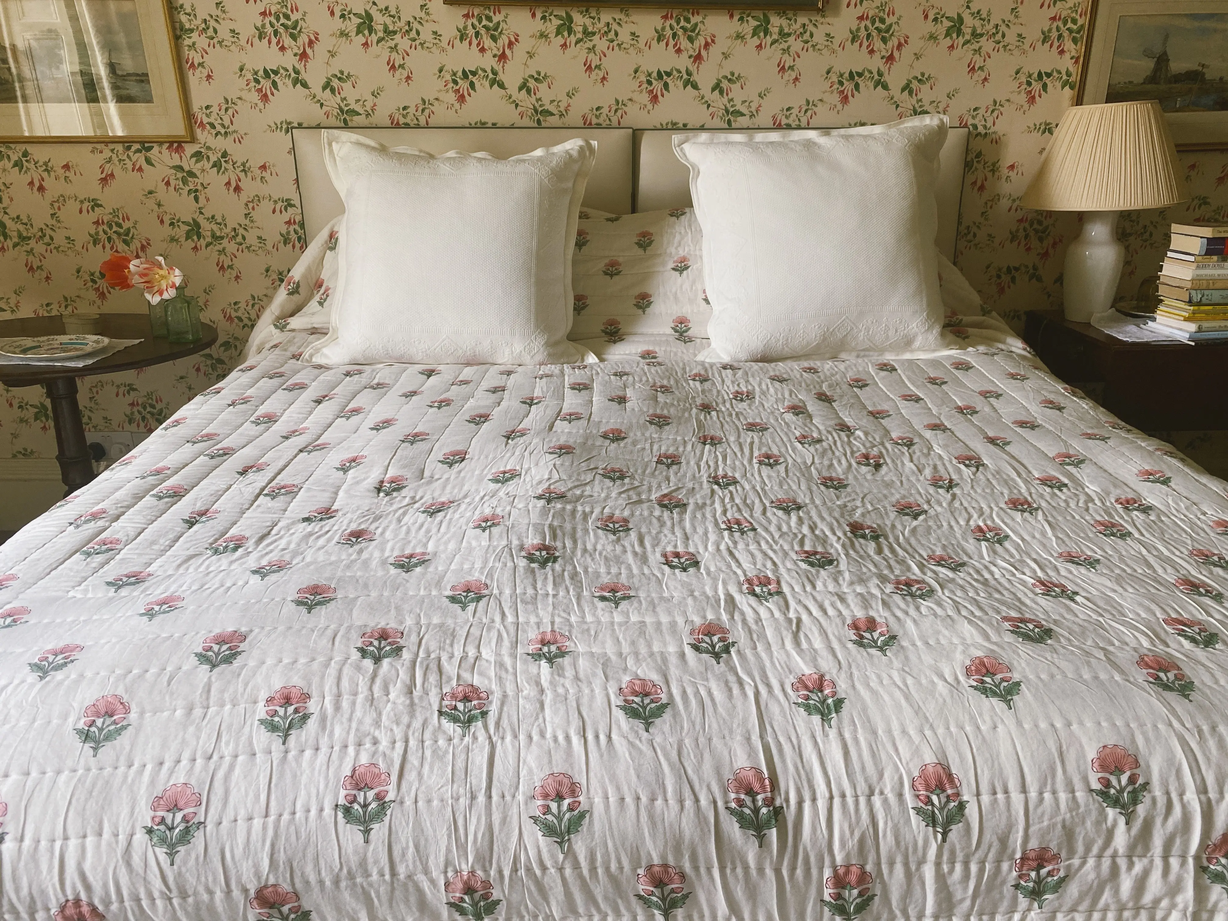 Pink Butti Bed Floral Quilt - Image 5